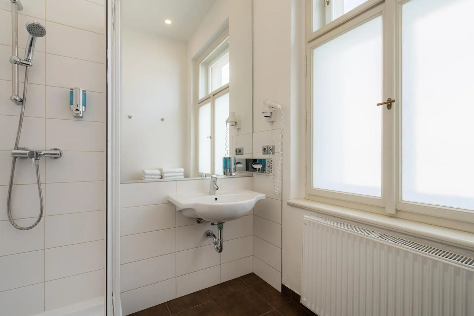 Bathroom in EA Hotel Victoria