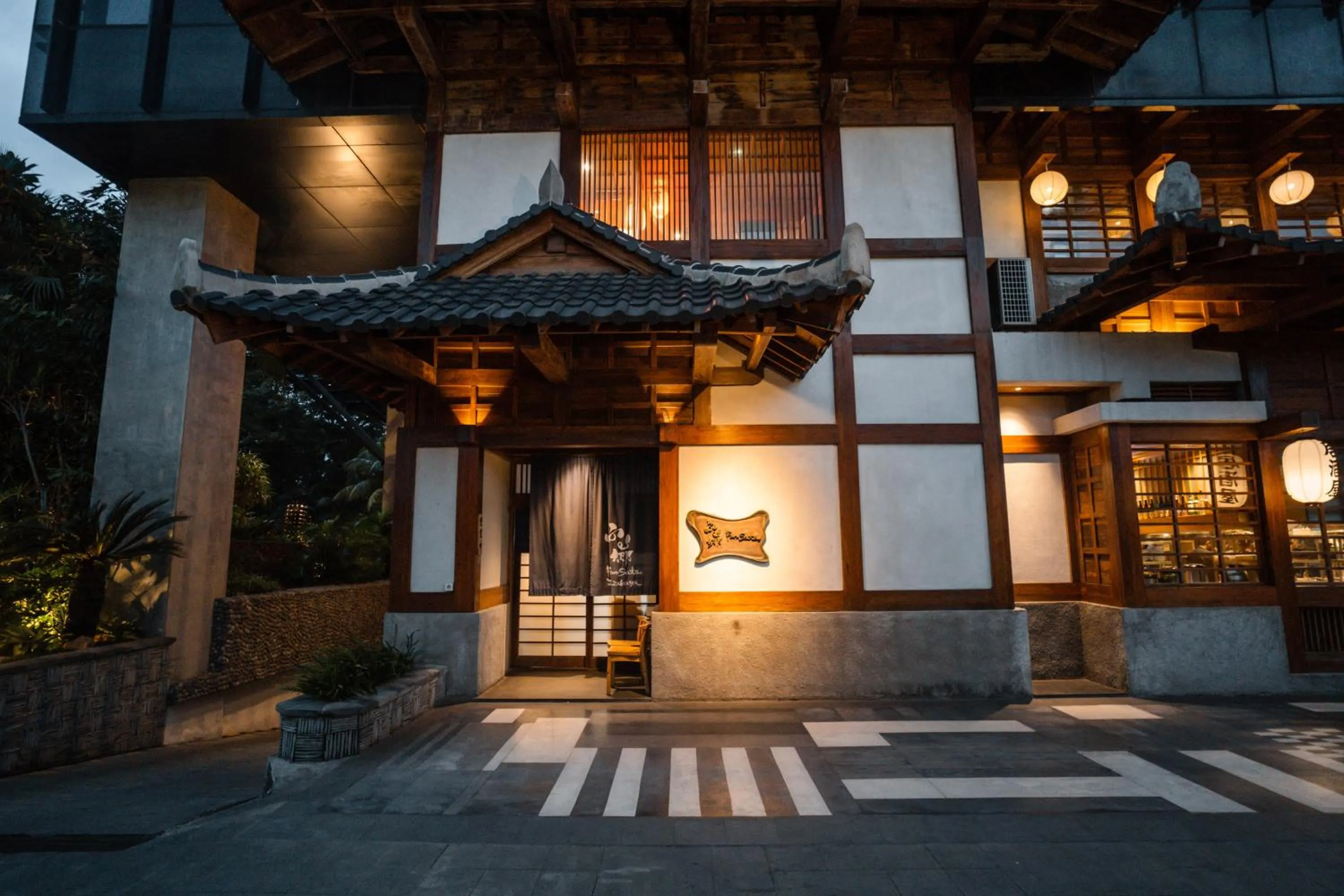 Restaurant/places to eat in The Orient Jakarta, a Royal Hideaway Hotel