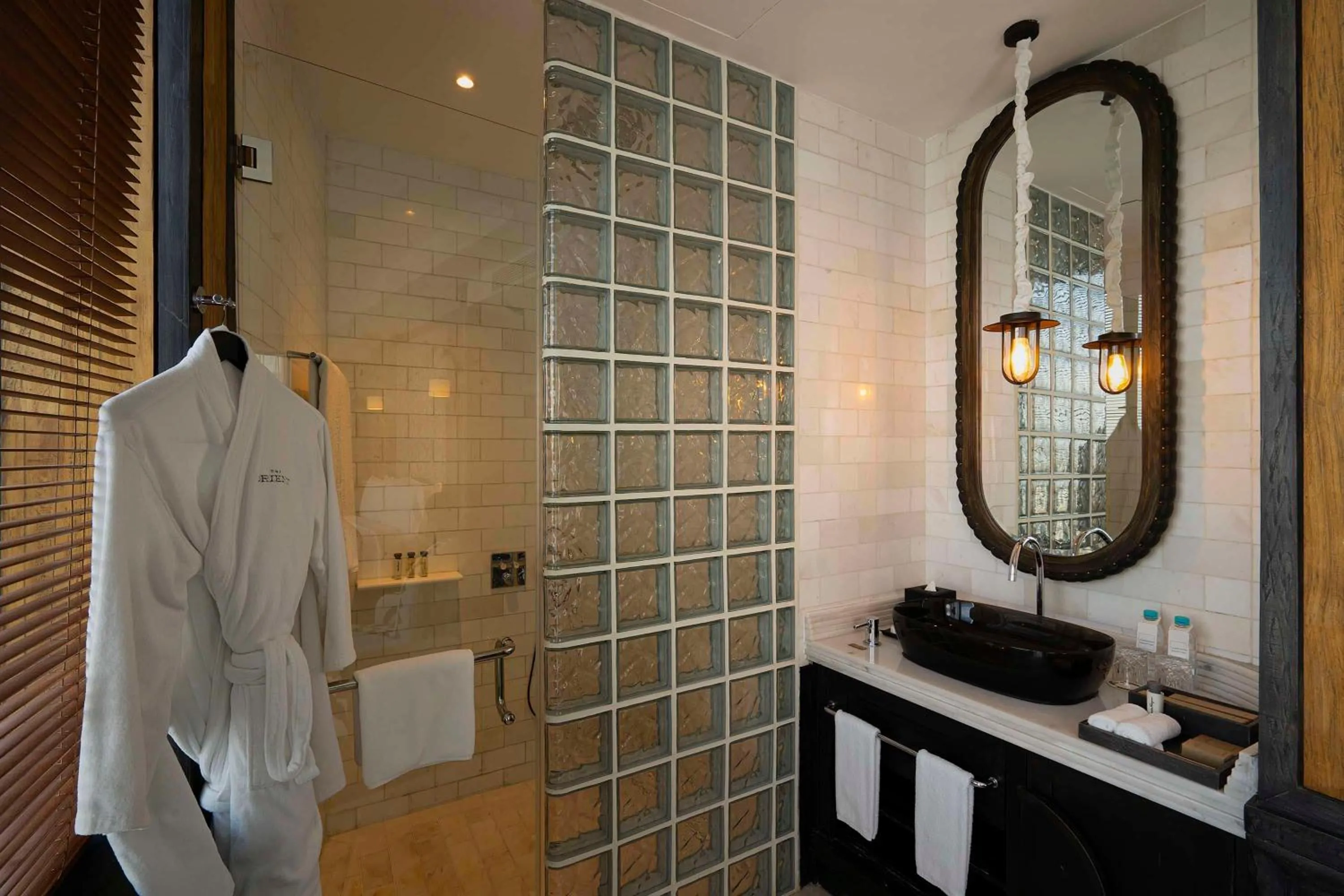 Bathroom in The Orient Jakarta, a Royal Hideaway Hotel