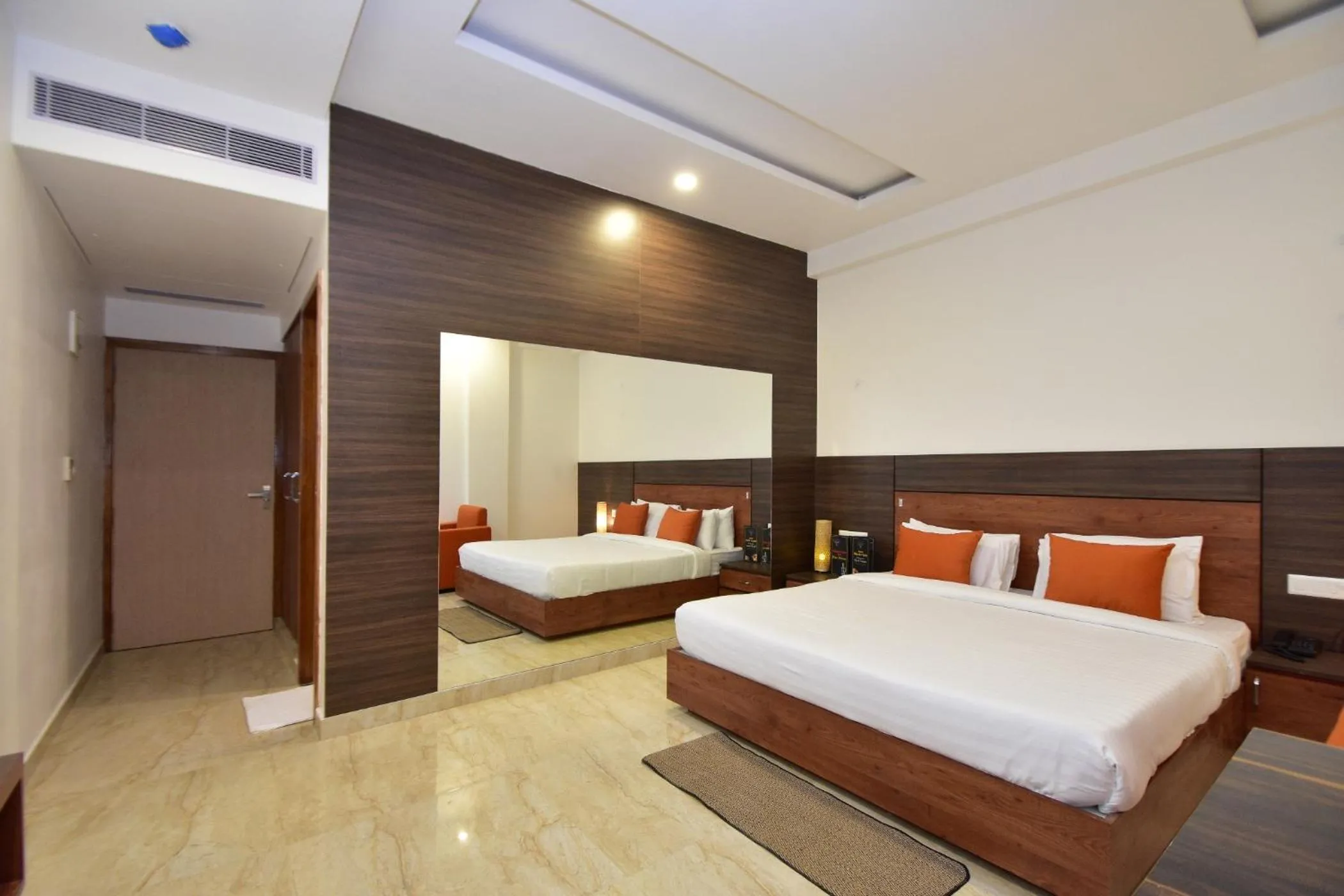 Twin Room in Hotel Bhaskar