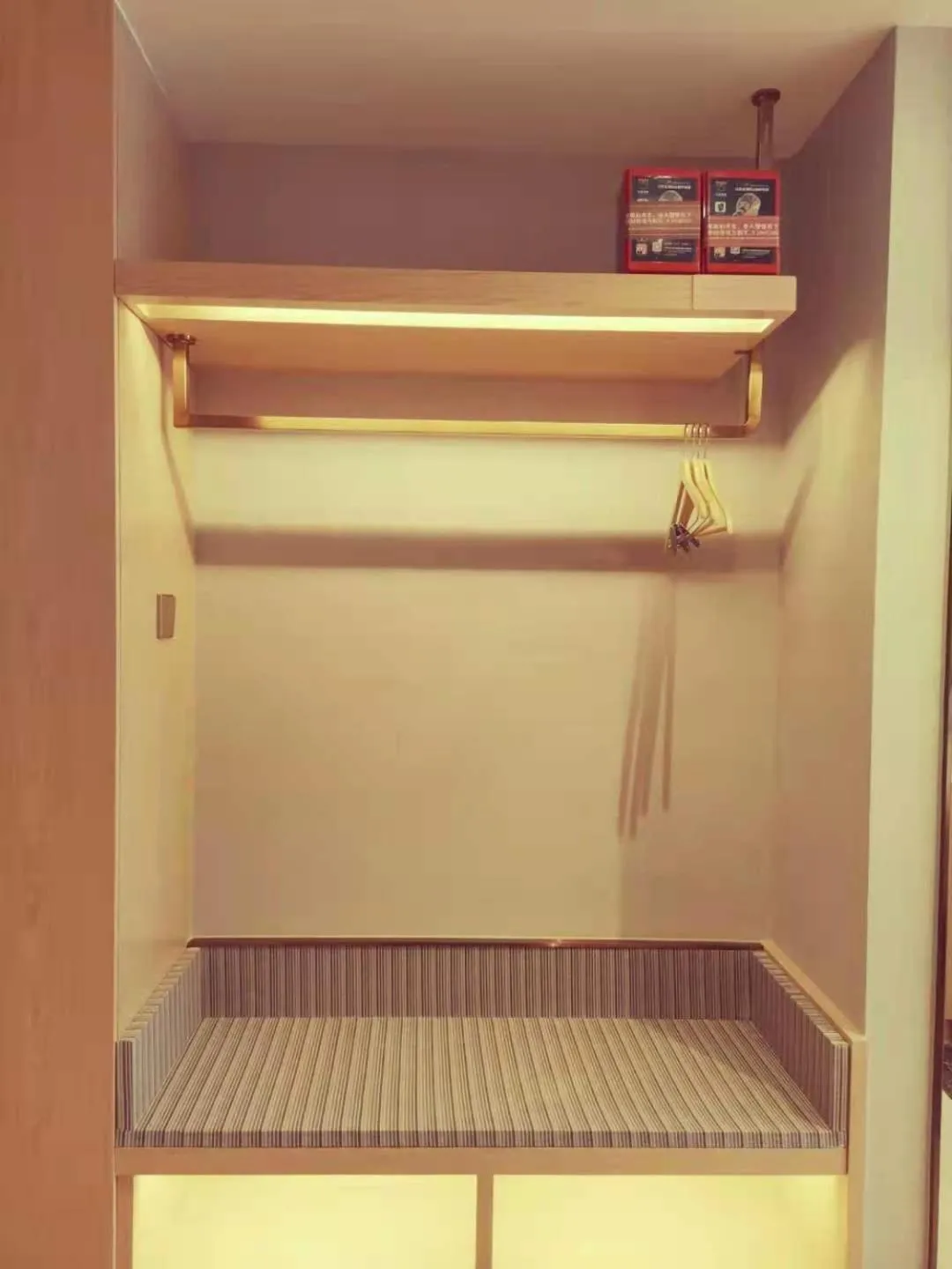 bunk bed in Vienna Hotel