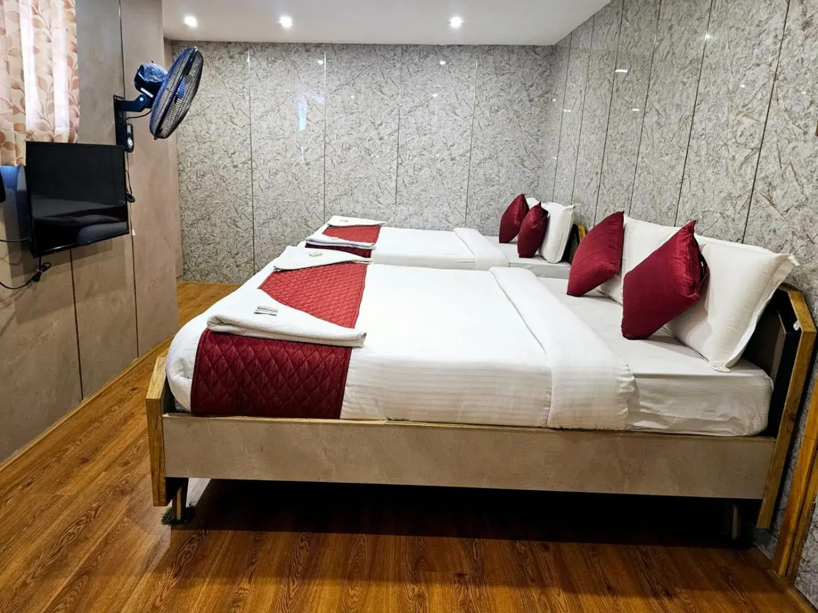 Bed in JJs PARK INN Bed in JJs PARK INN