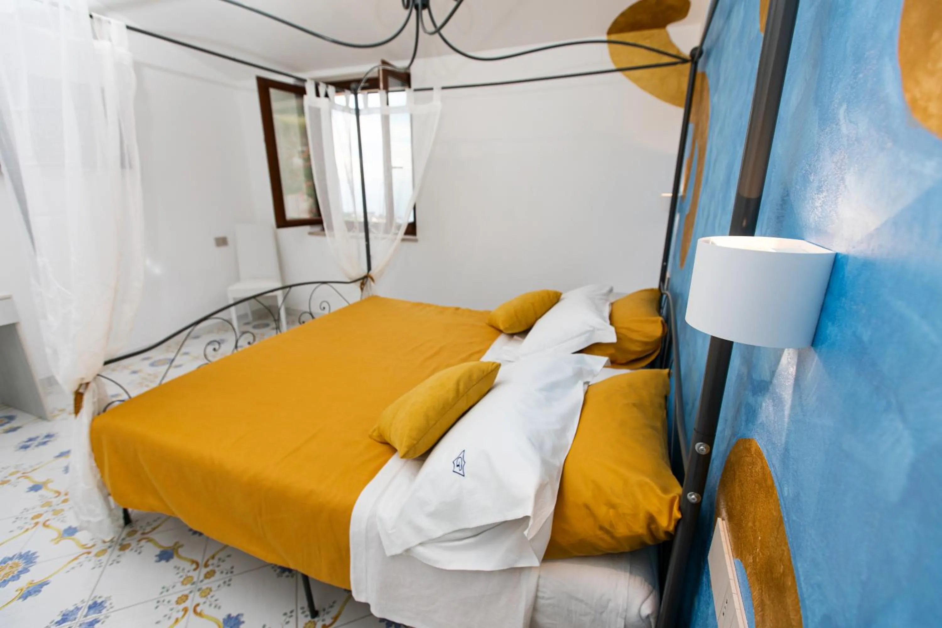 Photo of the whole room, Bed in Panariello Palace