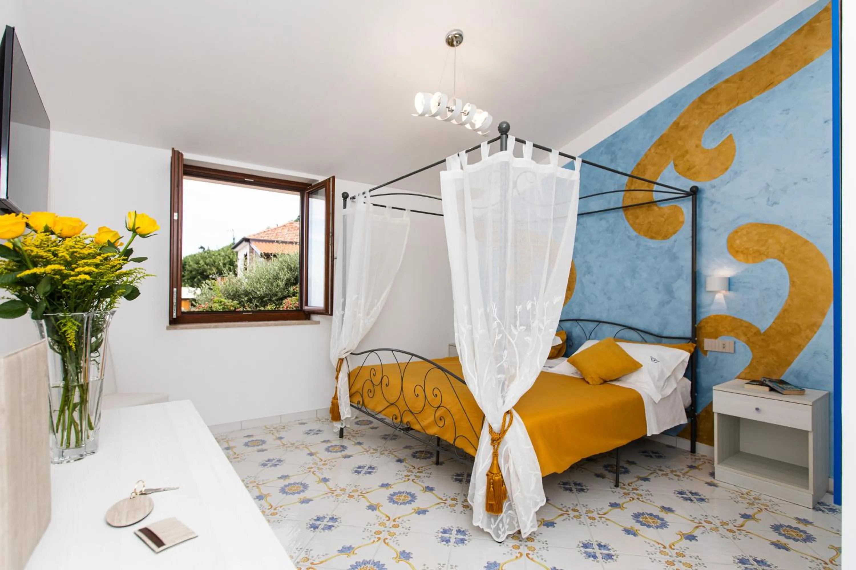 Photo of the whole room, Bed in Panariello Palace