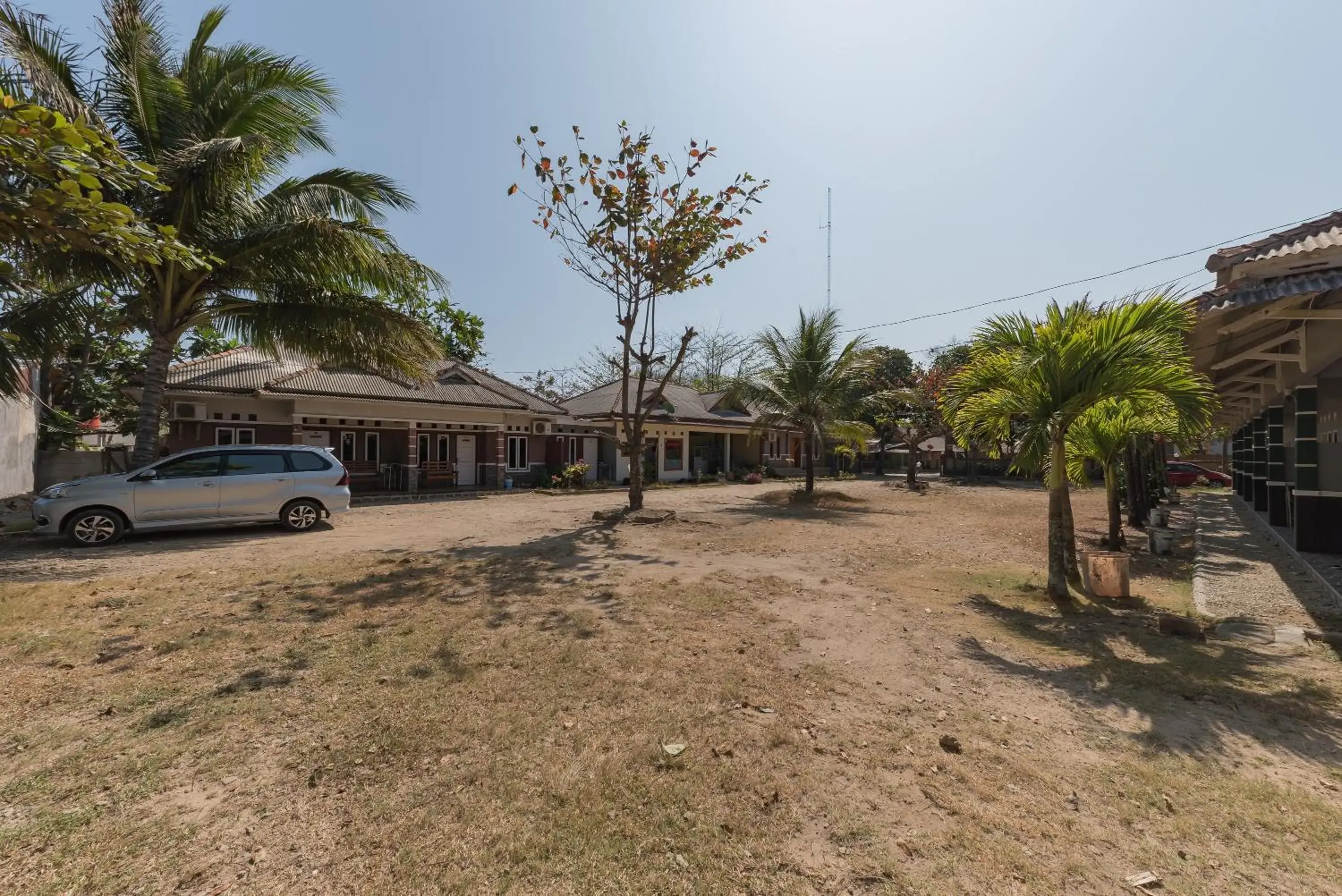 Property building in RedDoorz near Pantai Ujung Genteng Property building in RedDoorz near Pantai Ujung Genteng