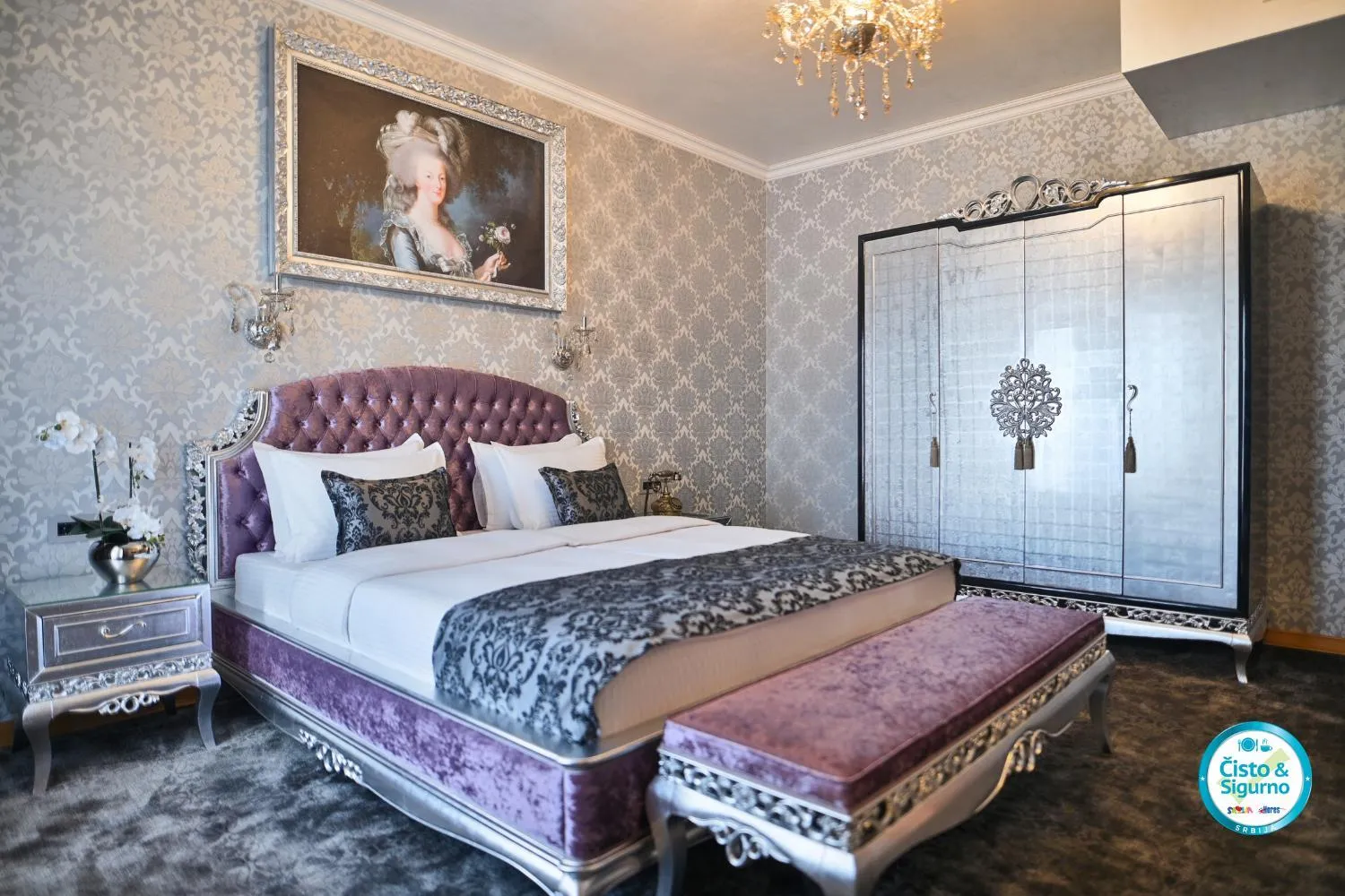 Bed in Prezident Palace Belgrade - Adults Only