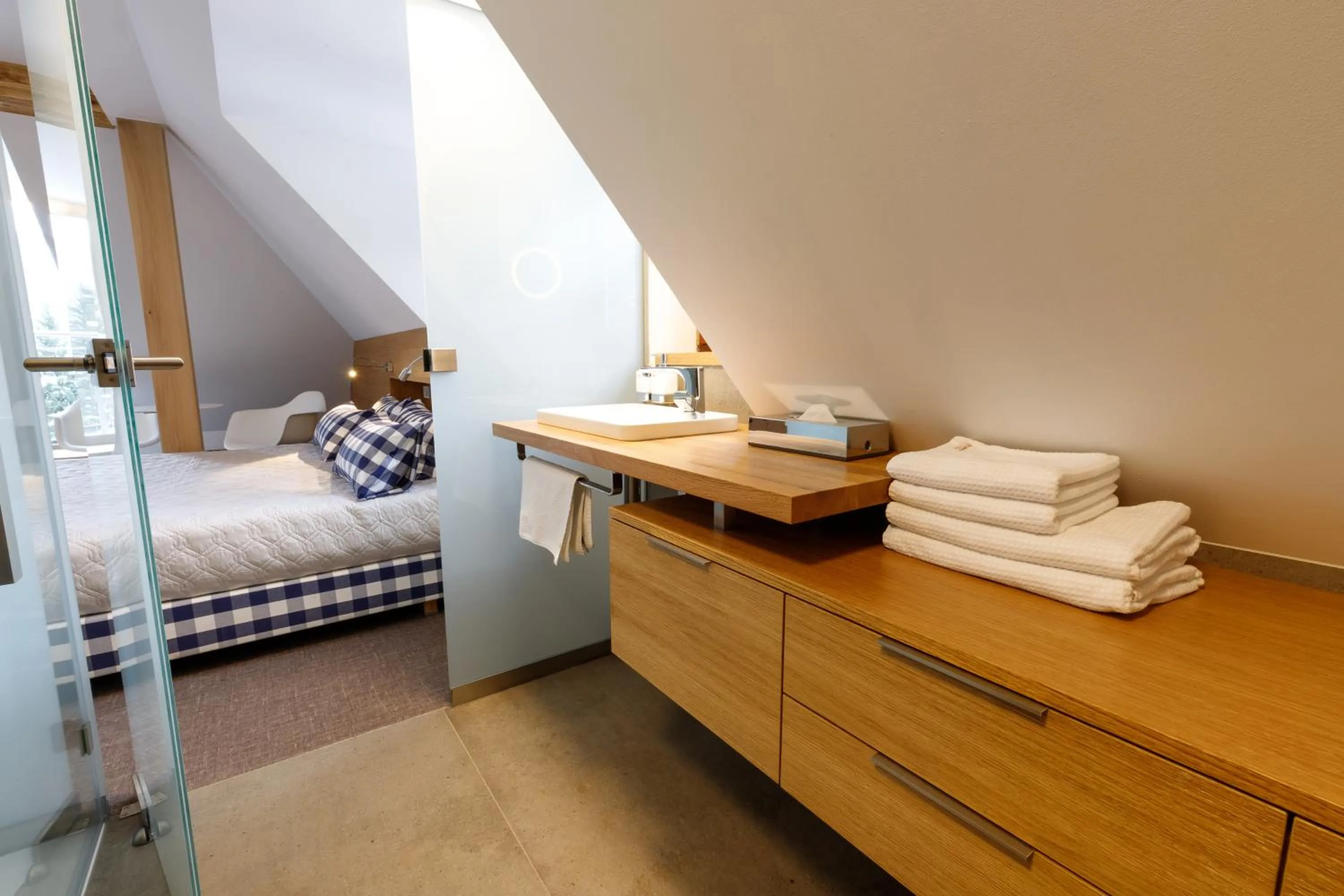 Bathroom, Bed in Hotel Bedriska Wellness Resort & Spa