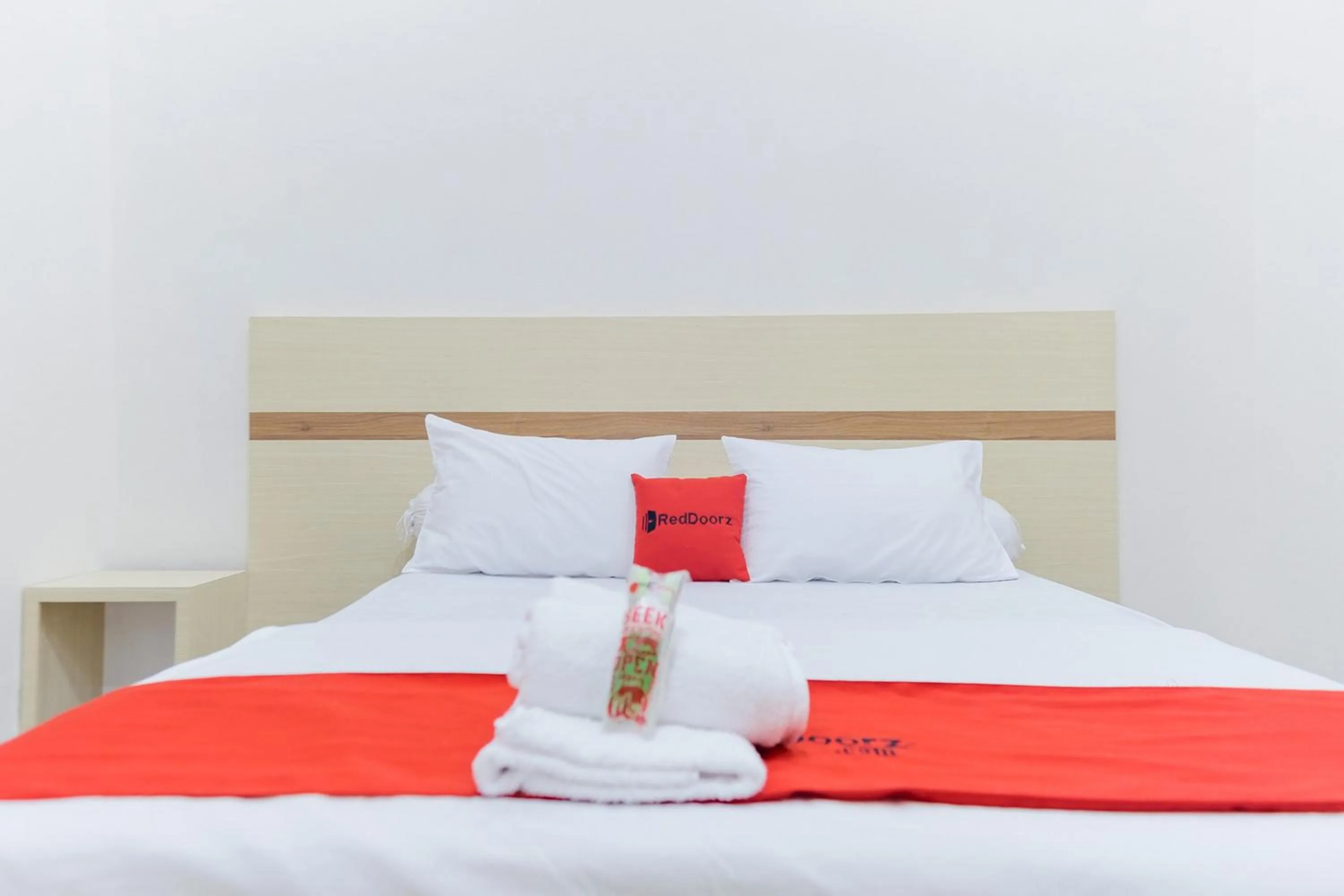 Bedroom, Bed in RedDoorz Syariah @ Jalan Ir Haji Juanda Jambi