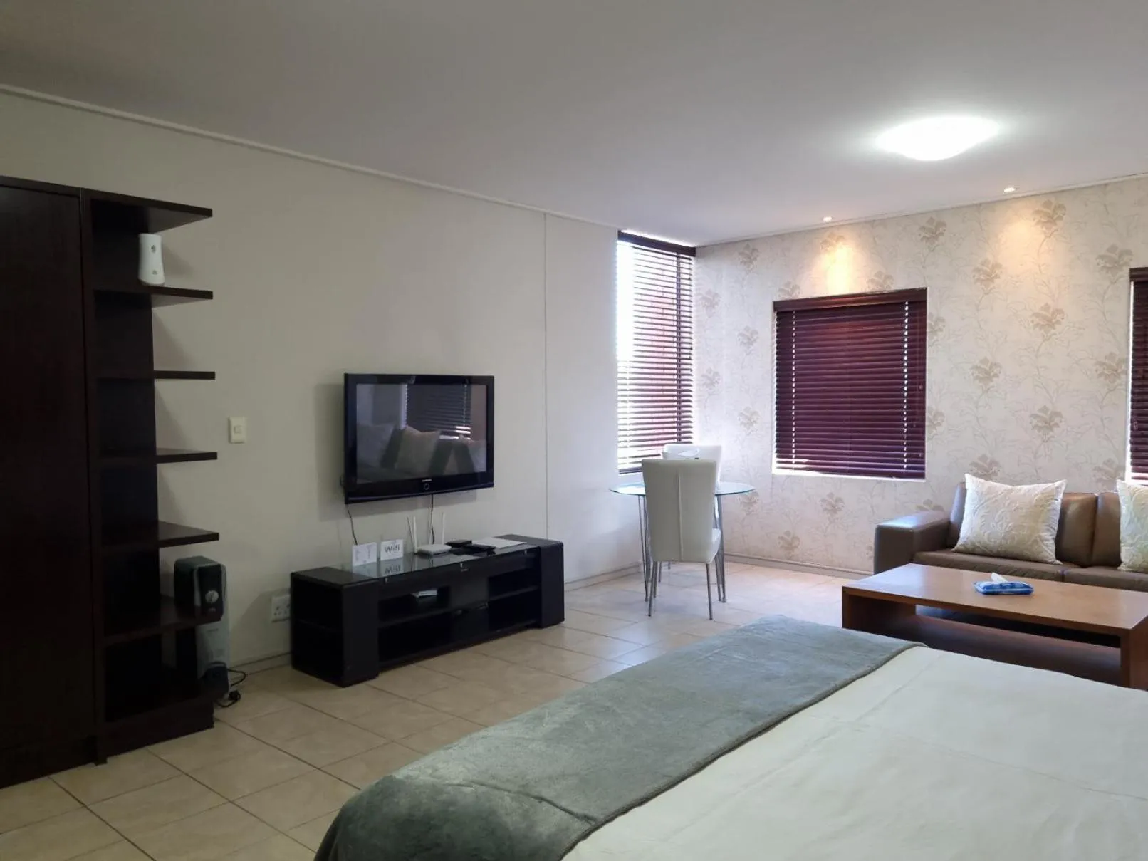 TV and multimedia, Bed in Manhattan by Smart City Stays