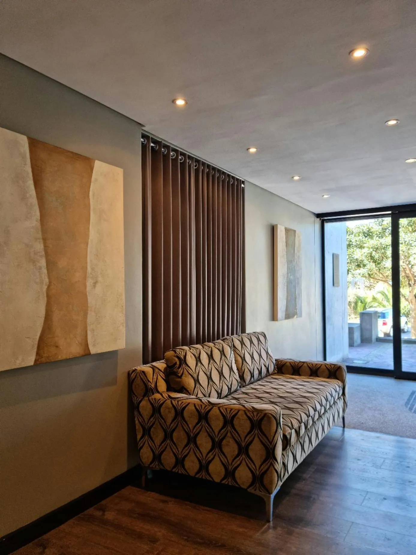 Seating area in Manhattan by Smart City Stays