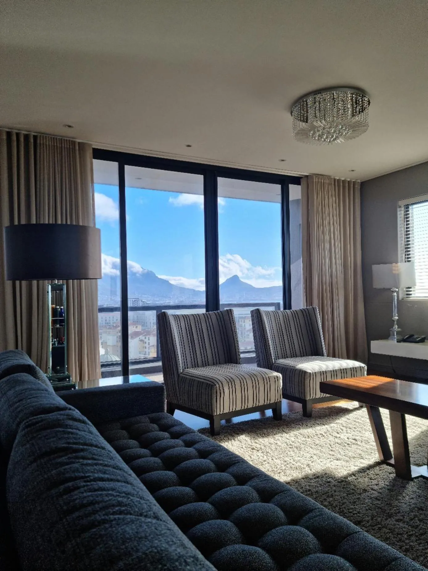 Living room in Manhattan by Smart City Stays
