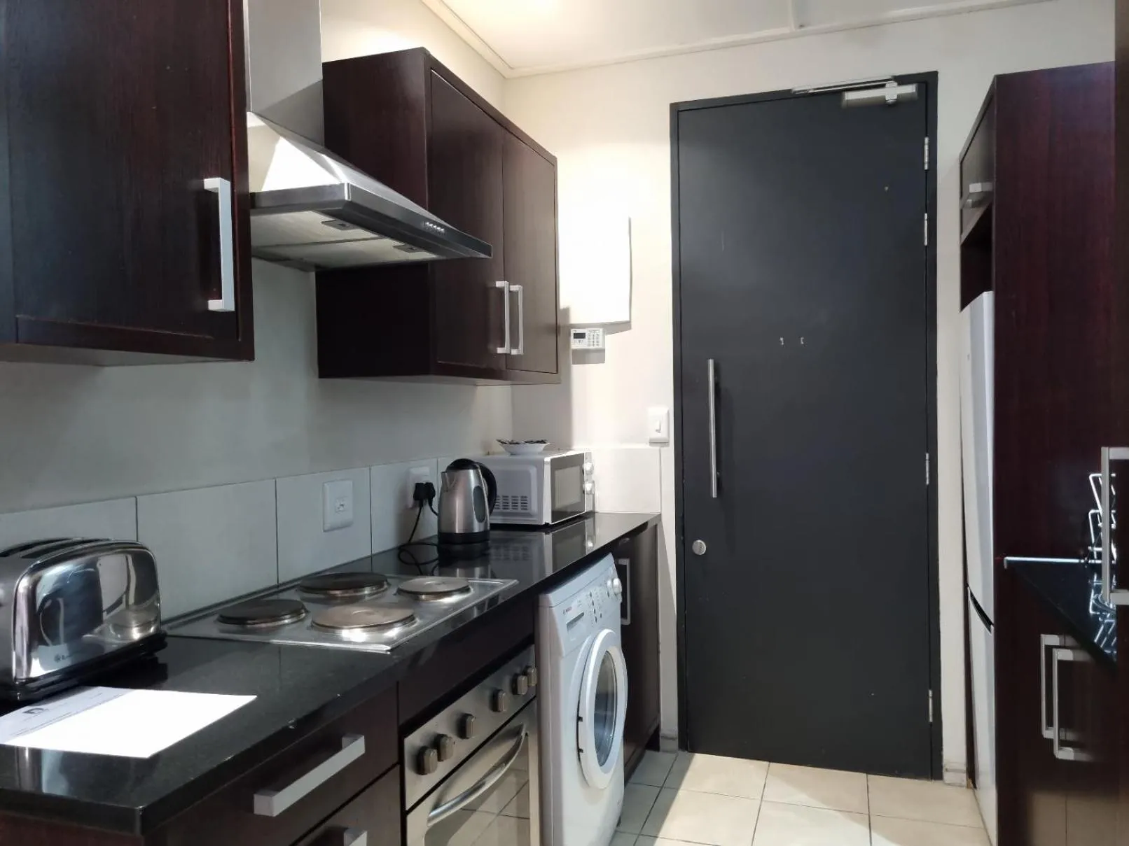 Kitchen or kitchenette in Manhattan by Smart City Stays