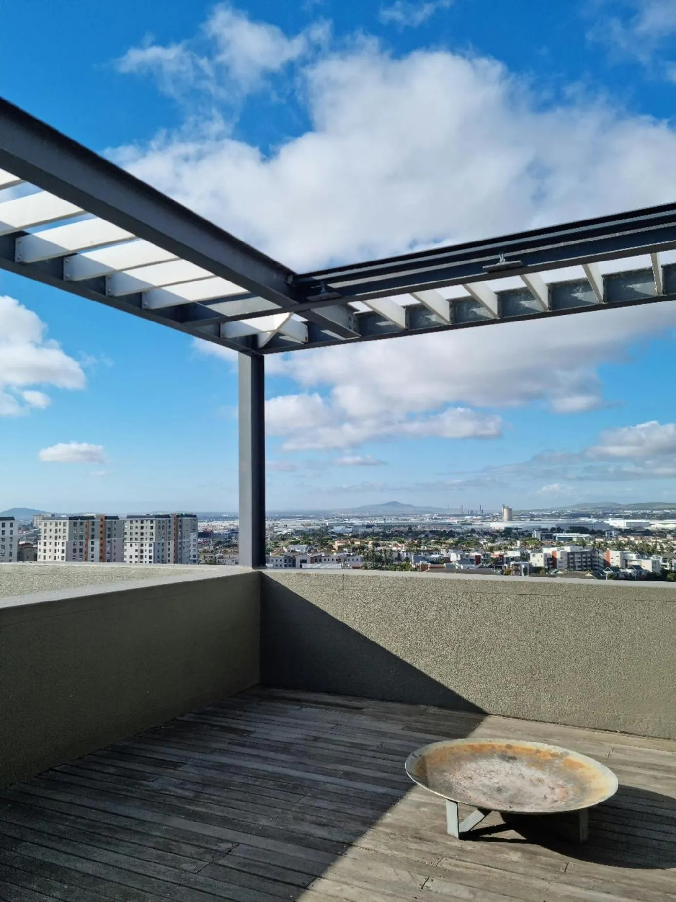 Balcony/Terrace in Manhattan by Smart City Stays