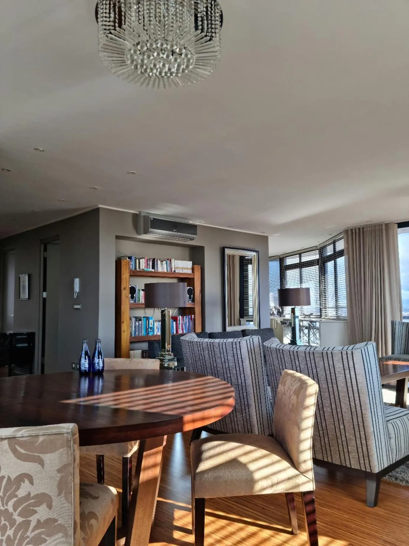 Living room in Manhattan by Smart City Stays