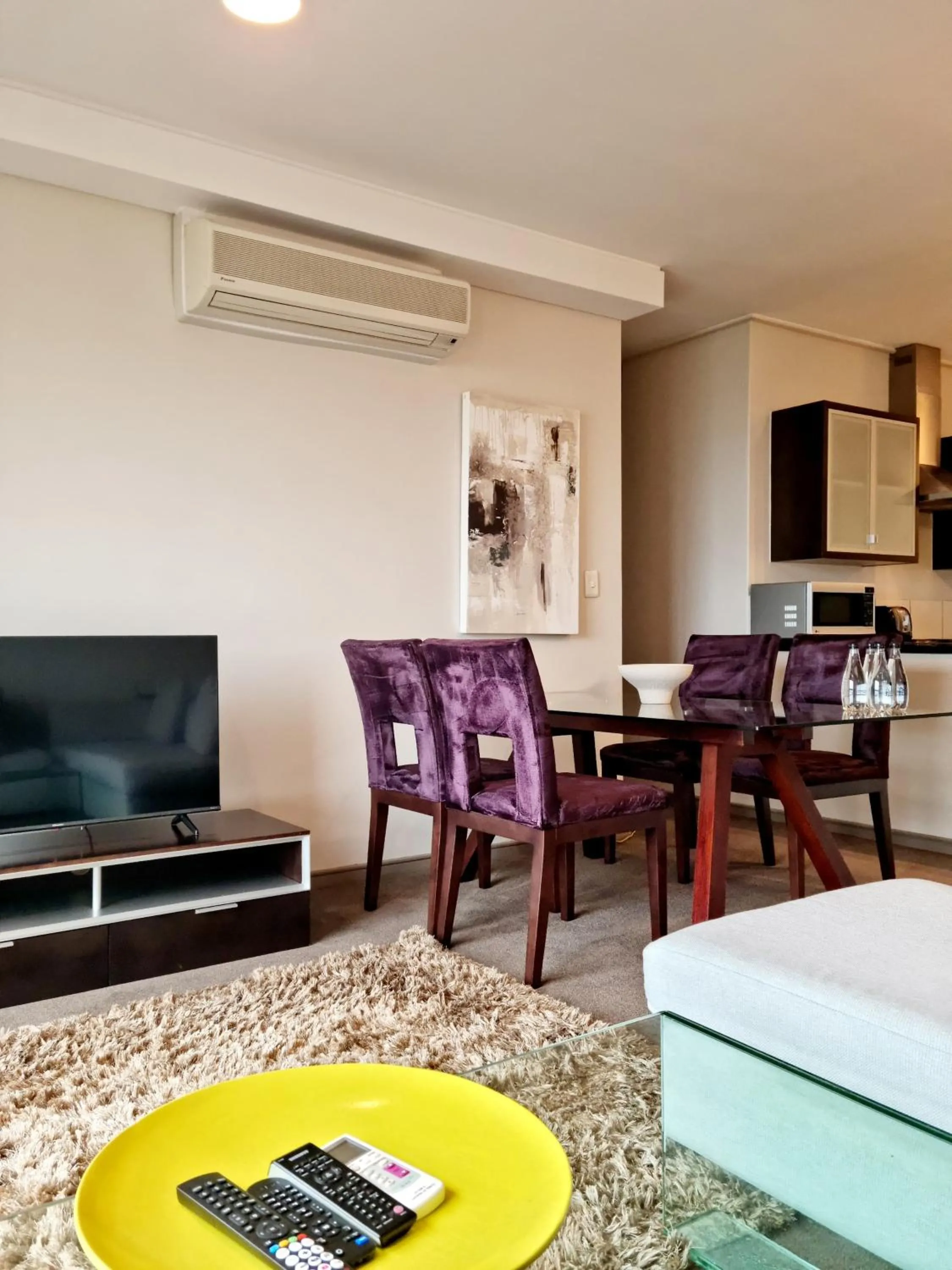 Living room in Manhattan by Smart City Stays