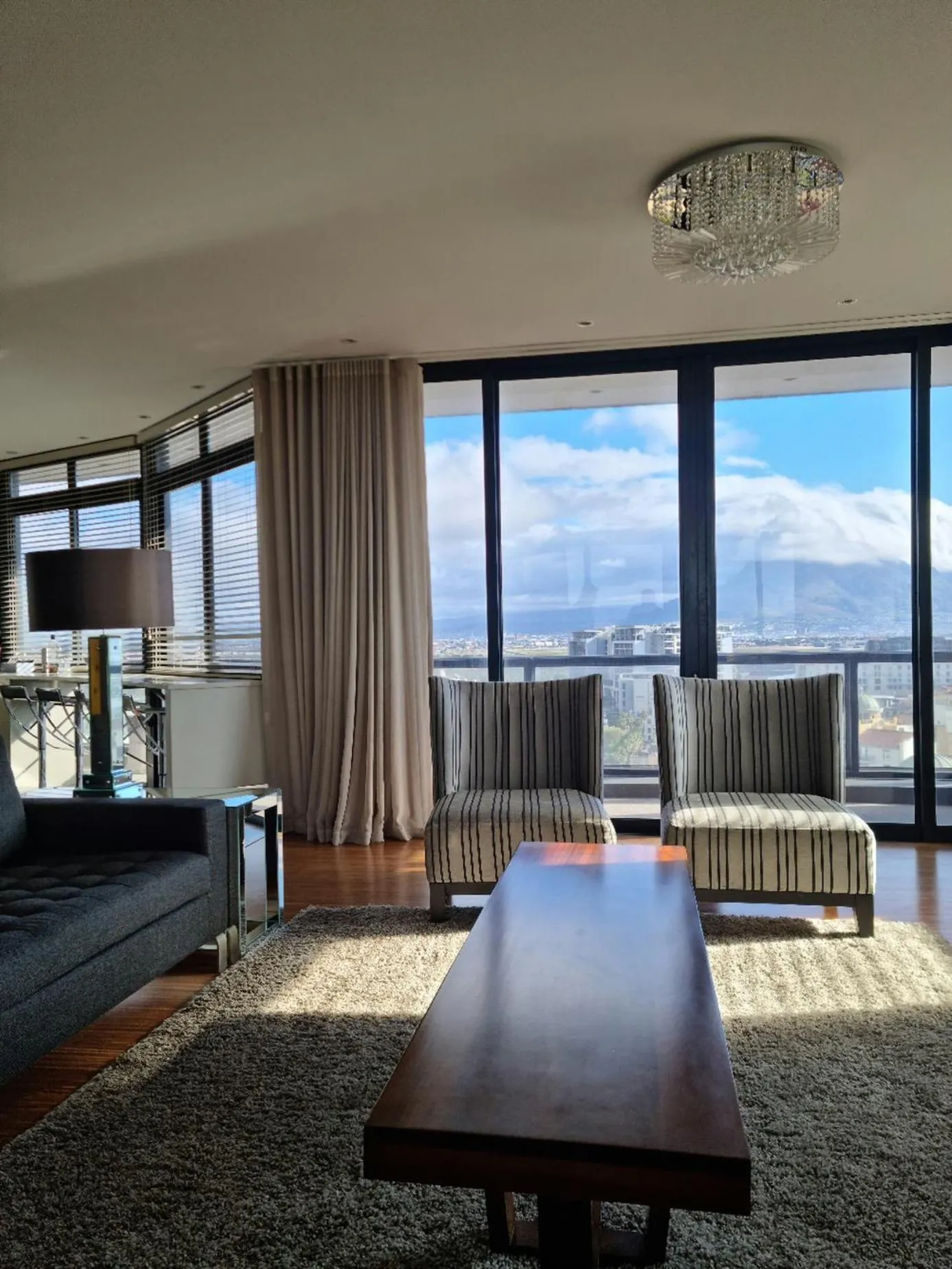 Living room in Manhattan by Smart City Stays