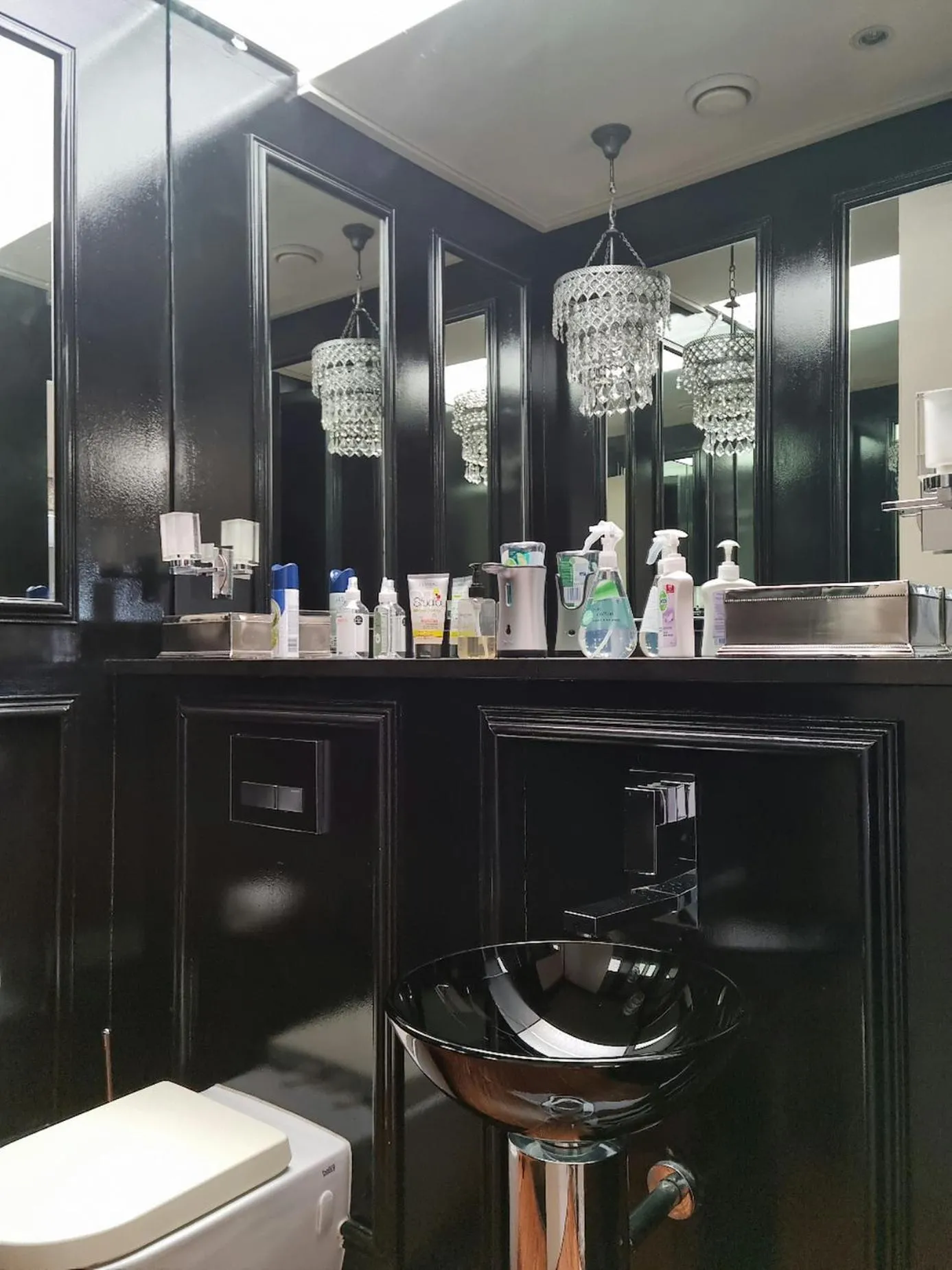 Bathroom in Manhattan by Smart City Stays