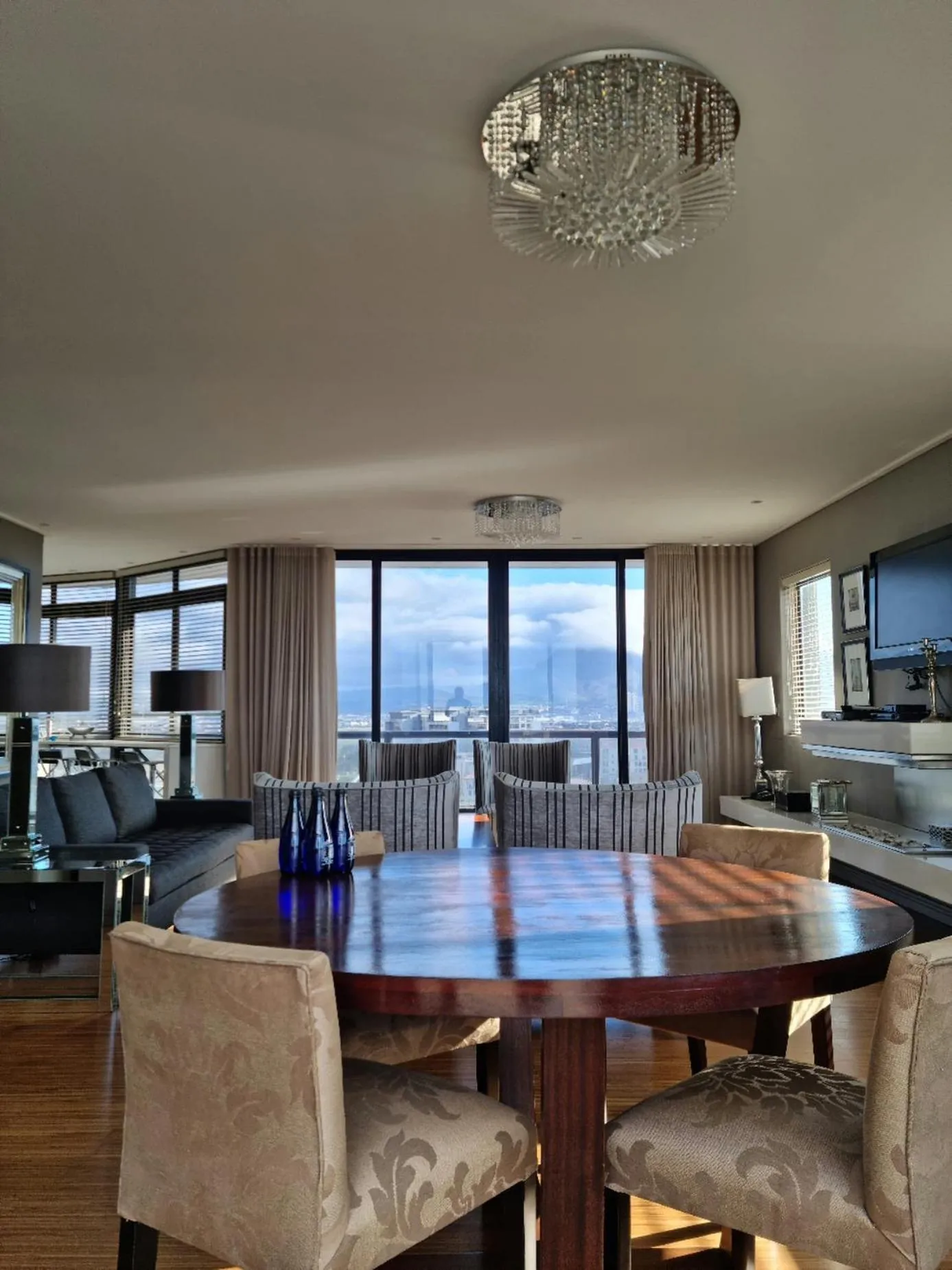 Living room in Manhattan by Smart City Stays