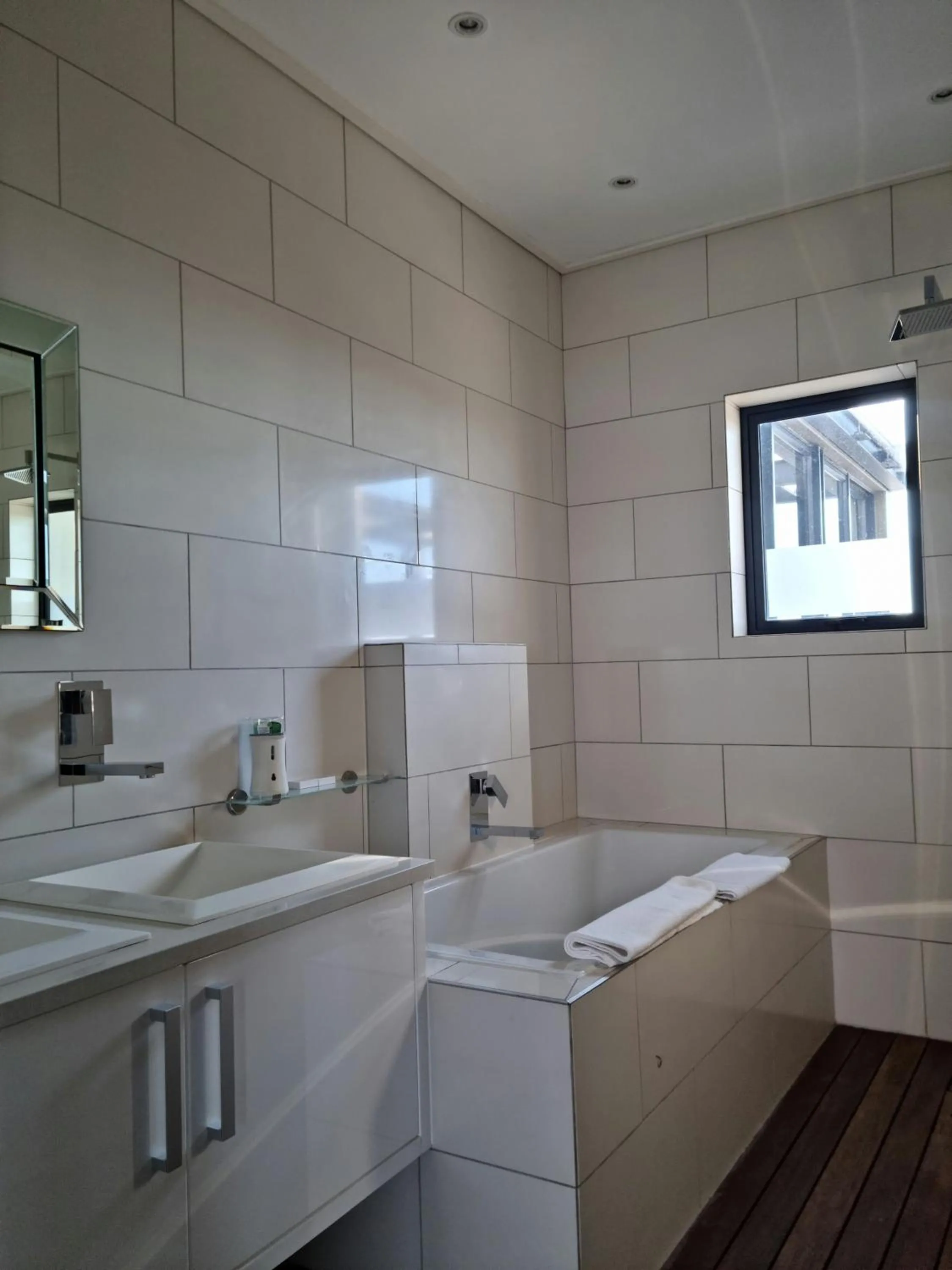 Bathroom in Manhattan by Smart City Stays