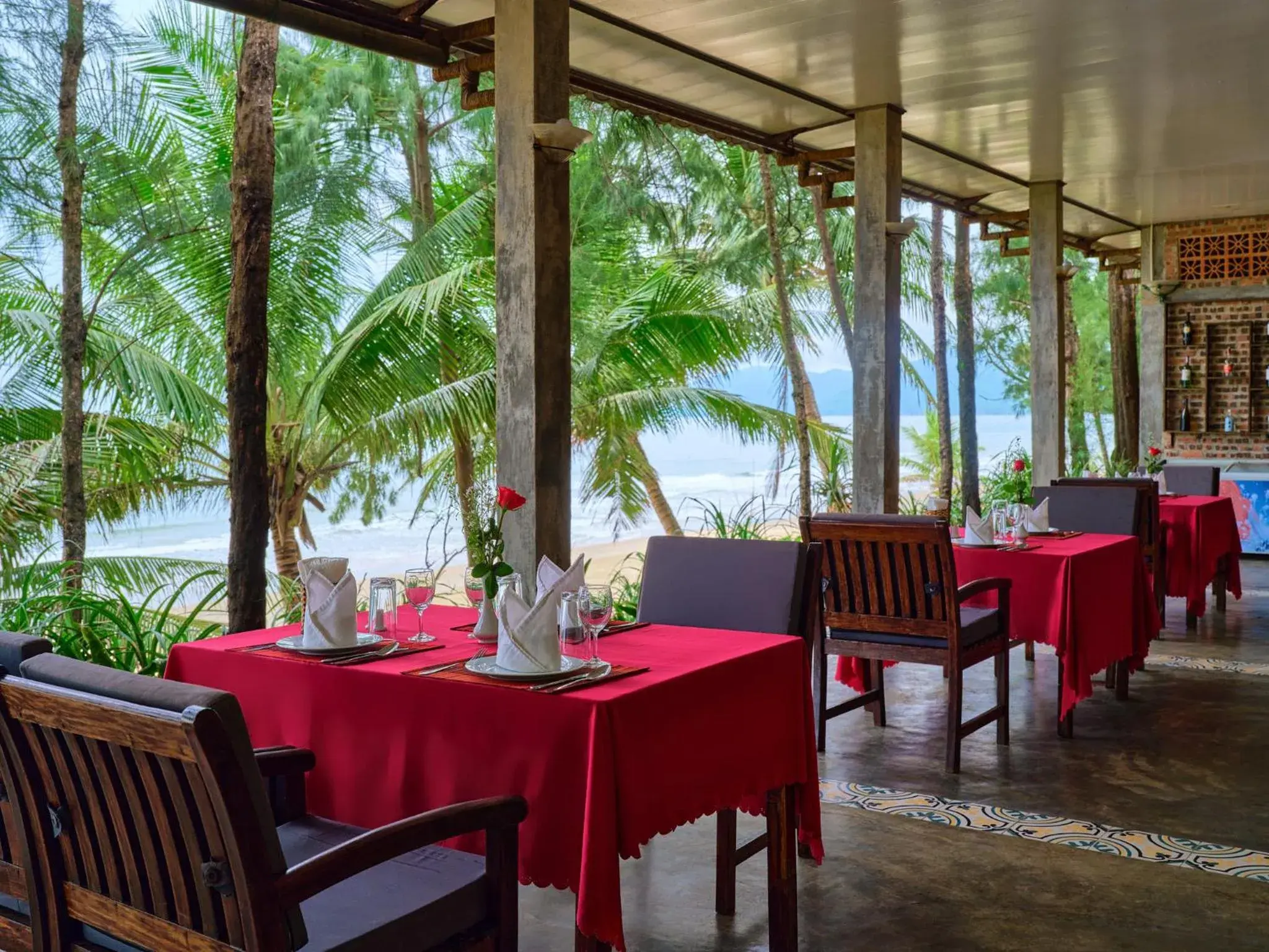 Restaurant/places to eat in Lang Co Beach Resort Restaurant/places to eat in Lang Co Beach Resort