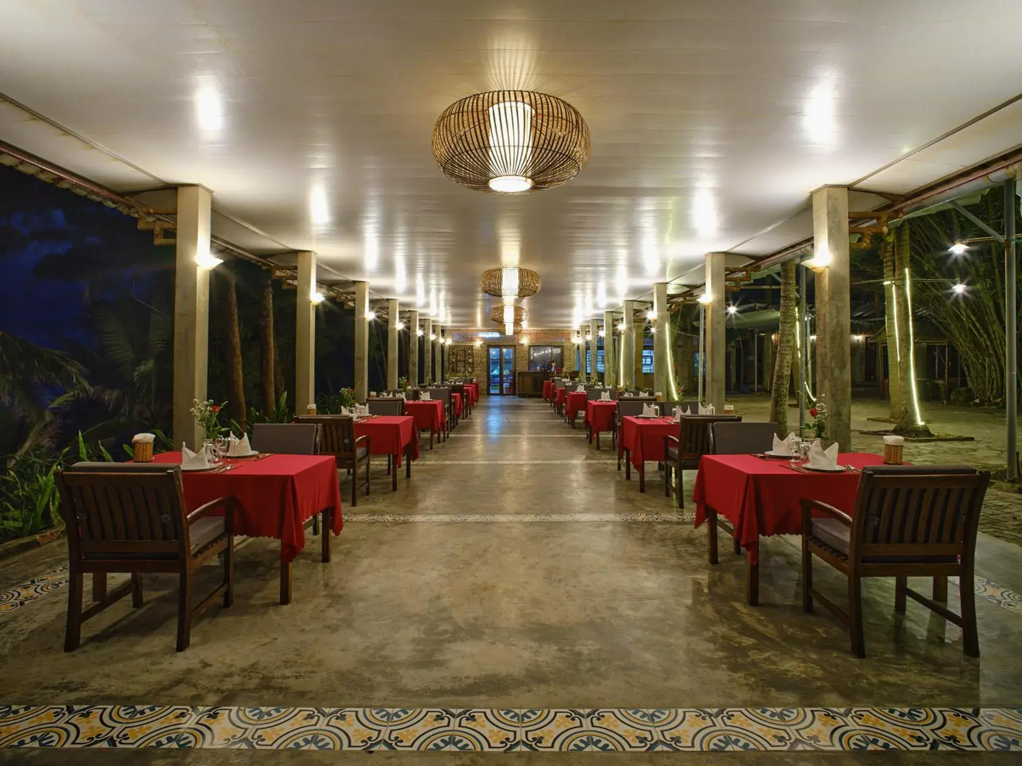 Restaurant/places to eat in Lang Co Beach Resort Restaurant/places to eat in Lang Co Beach Resort