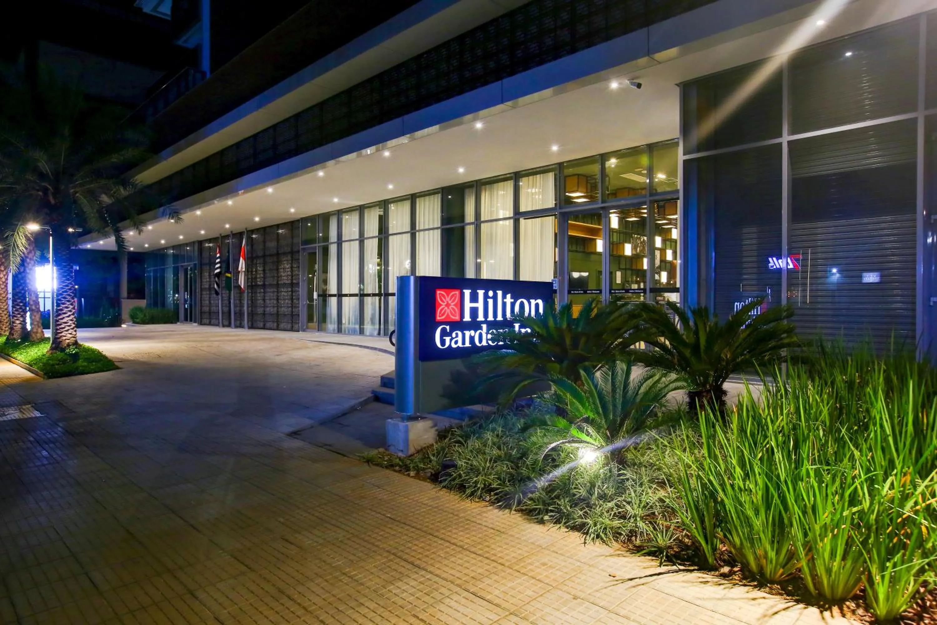 Property building in Hilton Garden Inn Rebouças