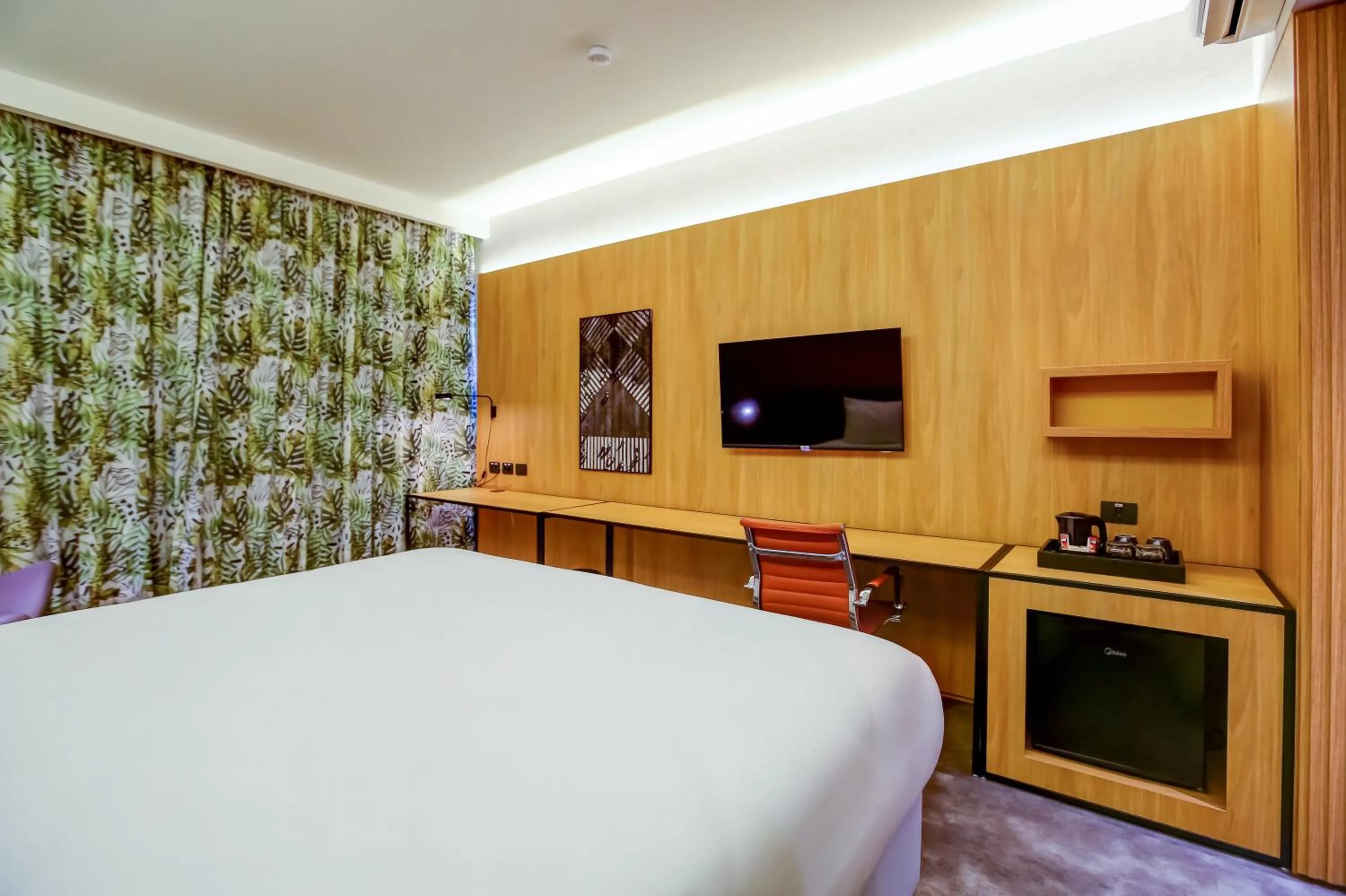 Bedroom, Bed in Hilton Garden Inn Rebouças