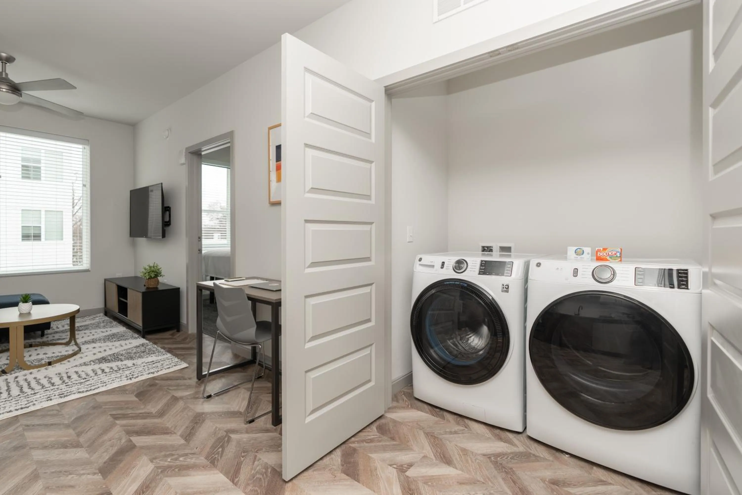 washing machine in Yugo Guest Suites