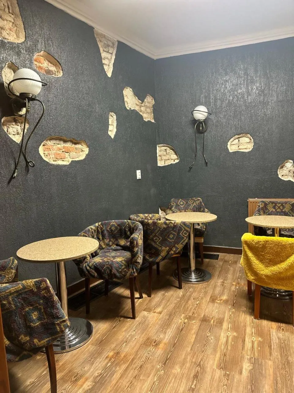 Breakfast in Gallery Hotel SIS