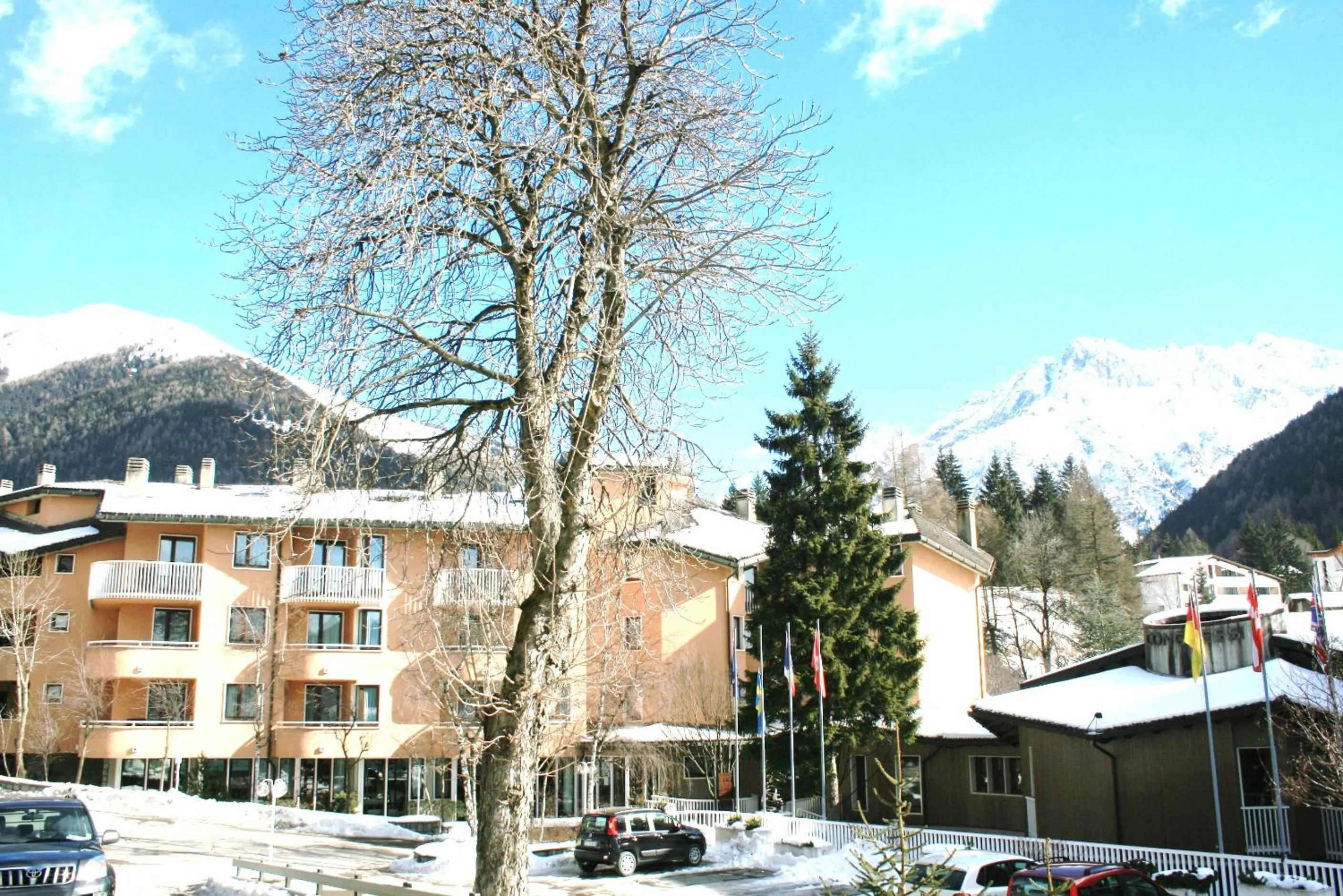 Facade/entrance in Residence Mirelladue