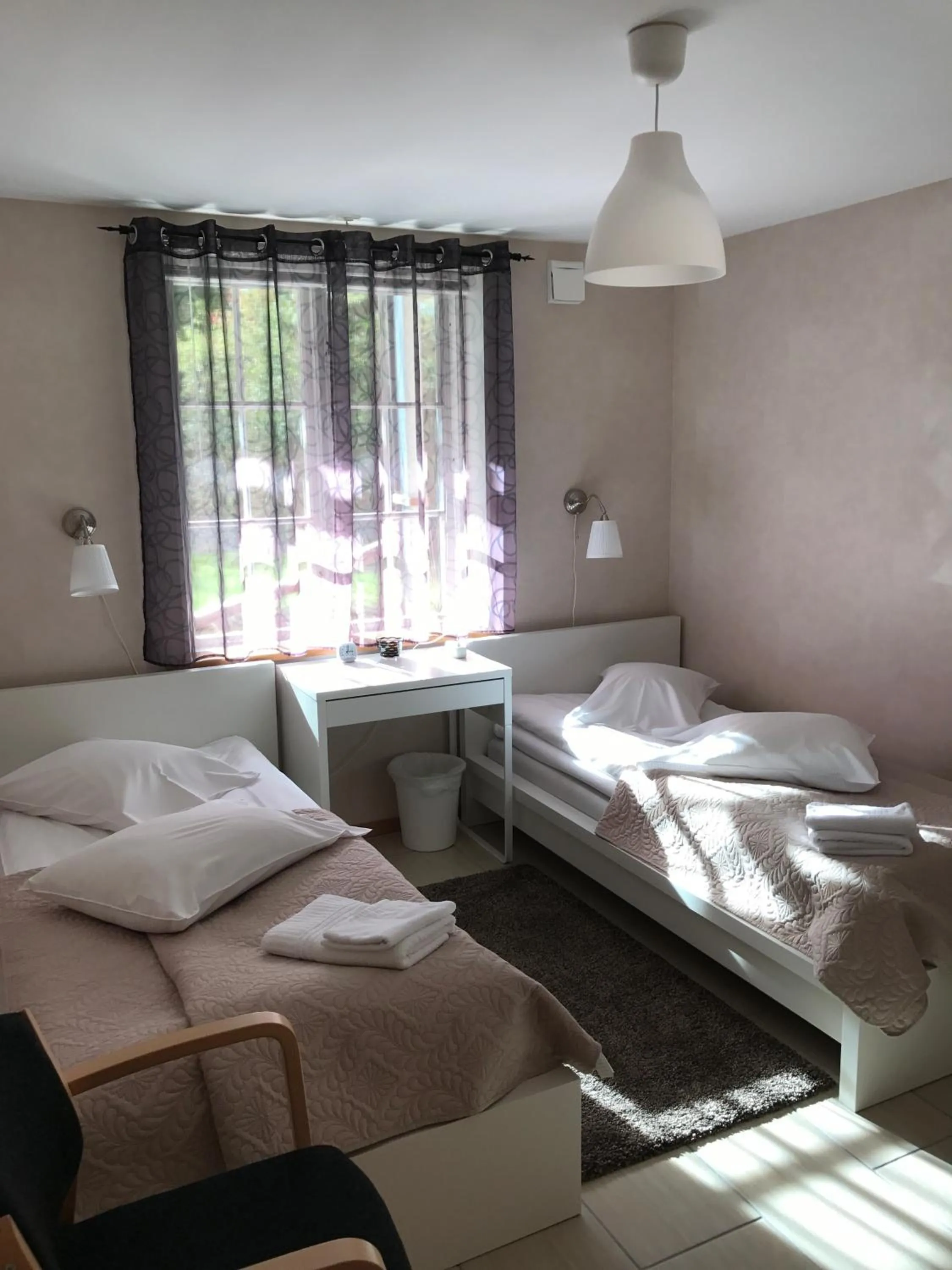 Day, Bed in Hedemora Logi