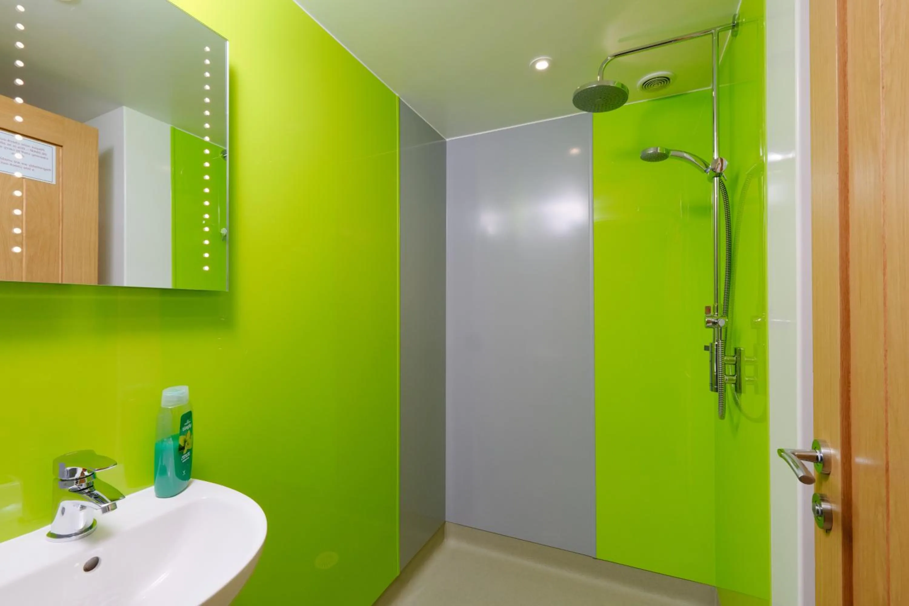 Shower in Mount View Overnight Accommodation