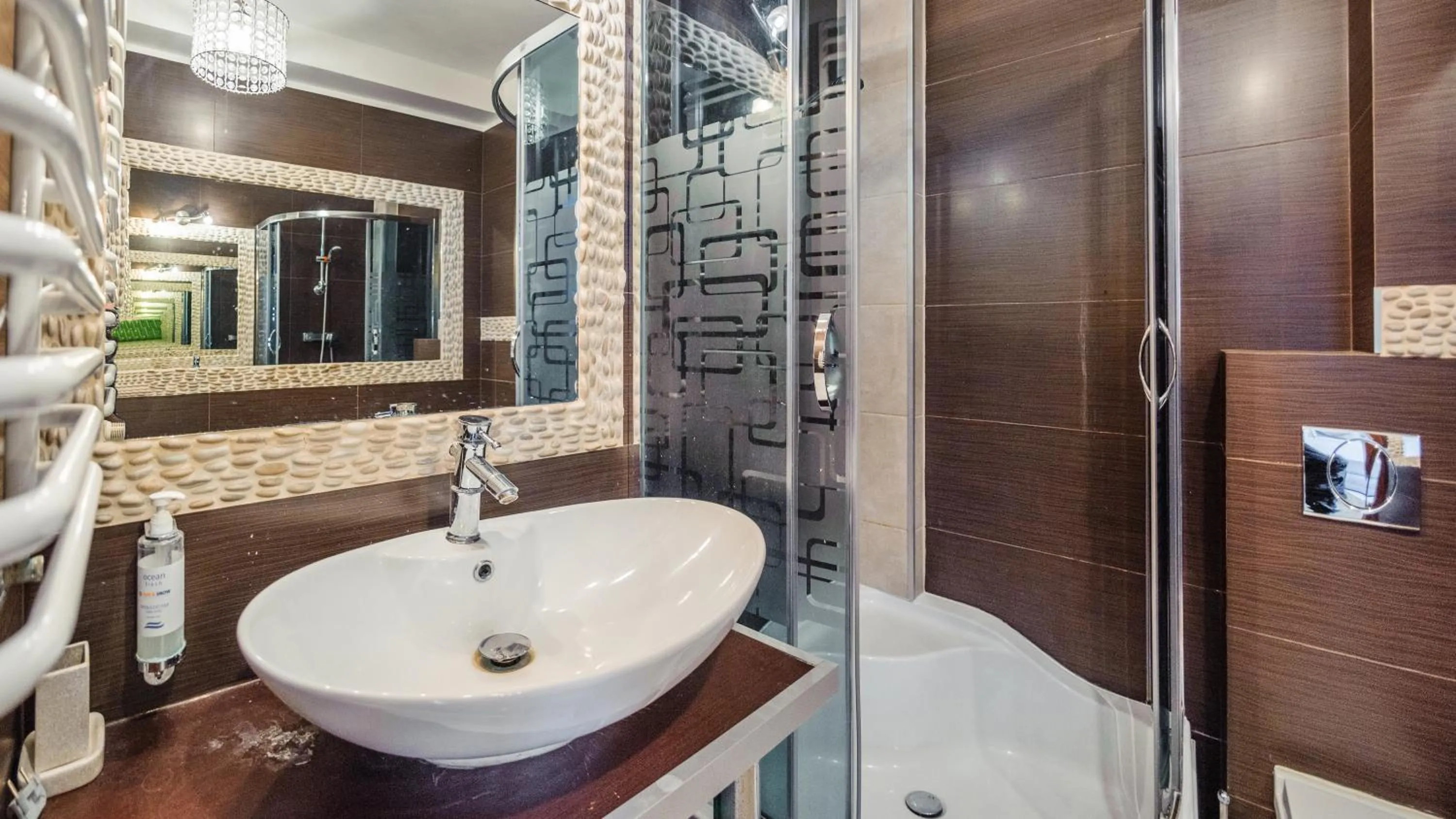 Shower in Villa Klif, Sun & Snow