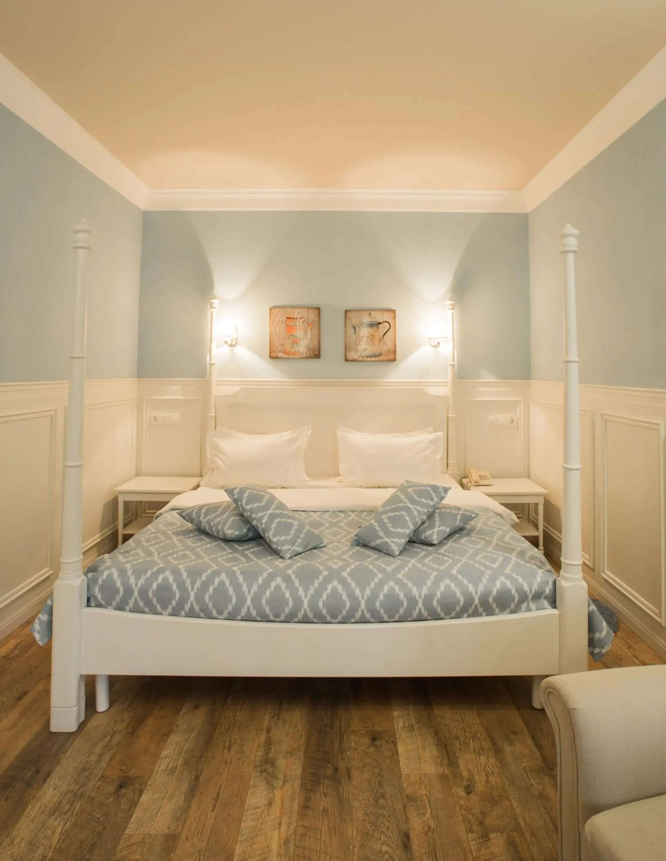 Junior Suite with Spa Bath - single occupancy in Spa-Hotel Myslyvskiy Dvir Junior Suite with Spa Bath - single occupancy in Spa-Hotel Myslyvskiy Dvir