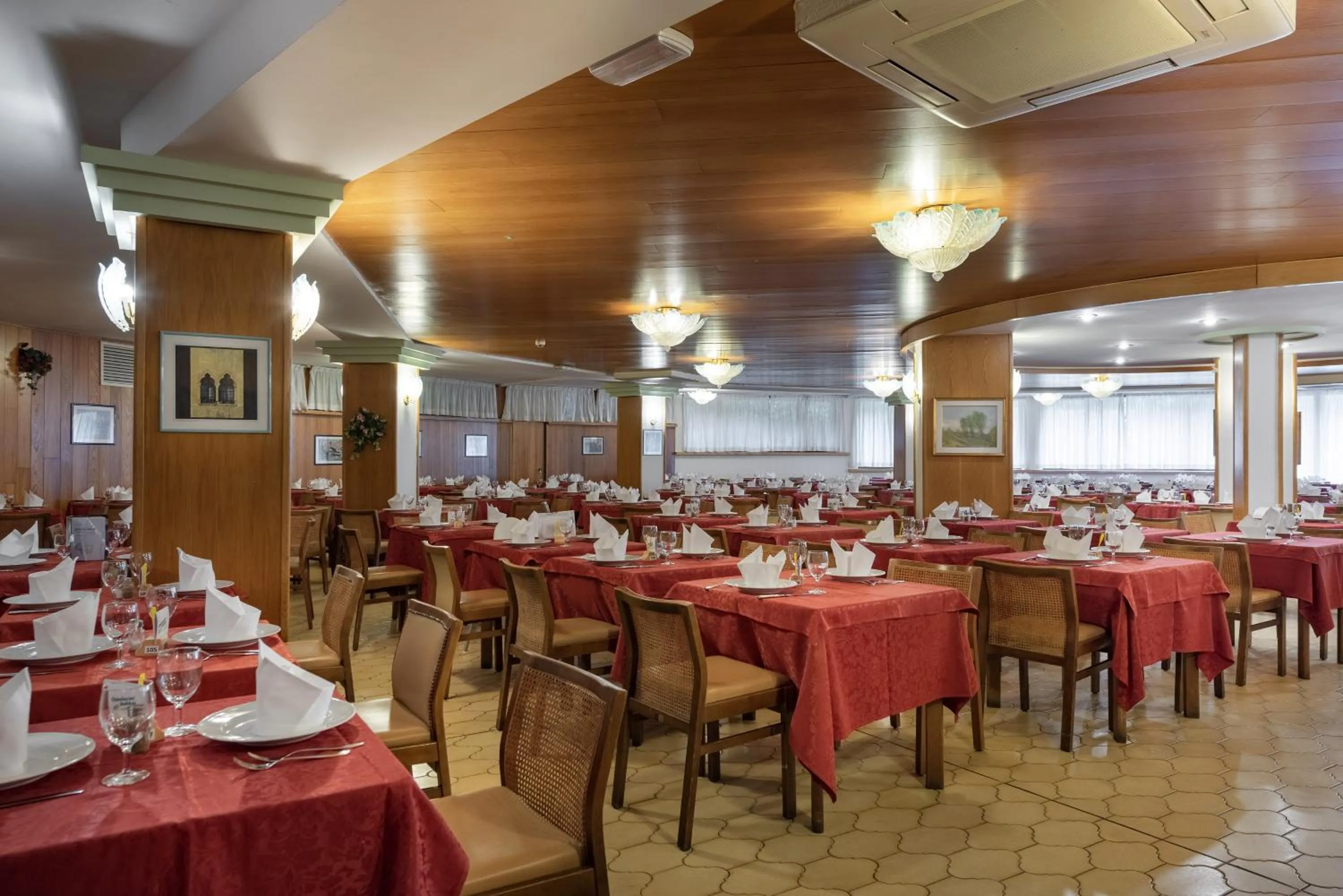 Restaurant/places to eat in Hotel Palme & Suite