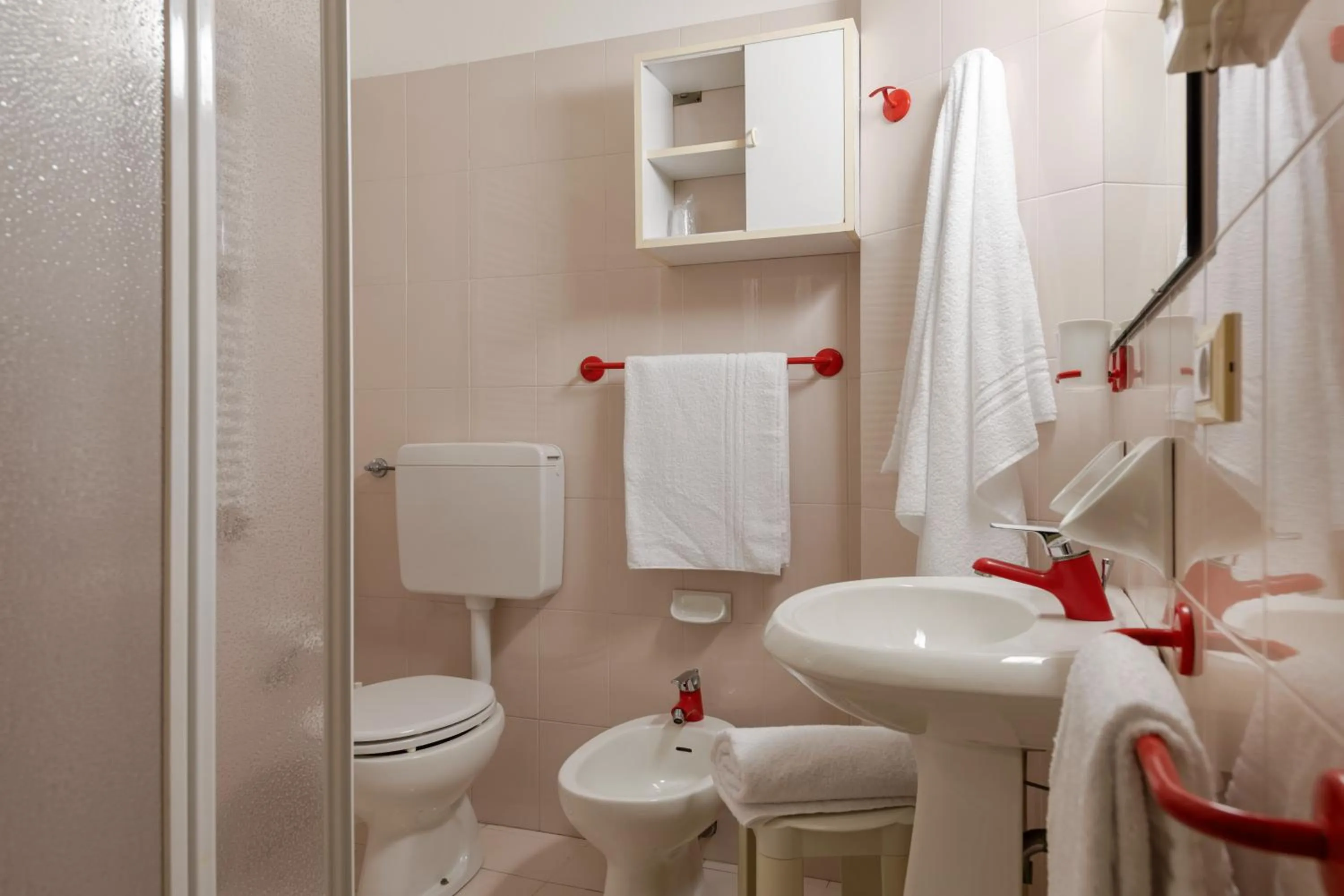 Bathroom in Hotel Palme & Suite