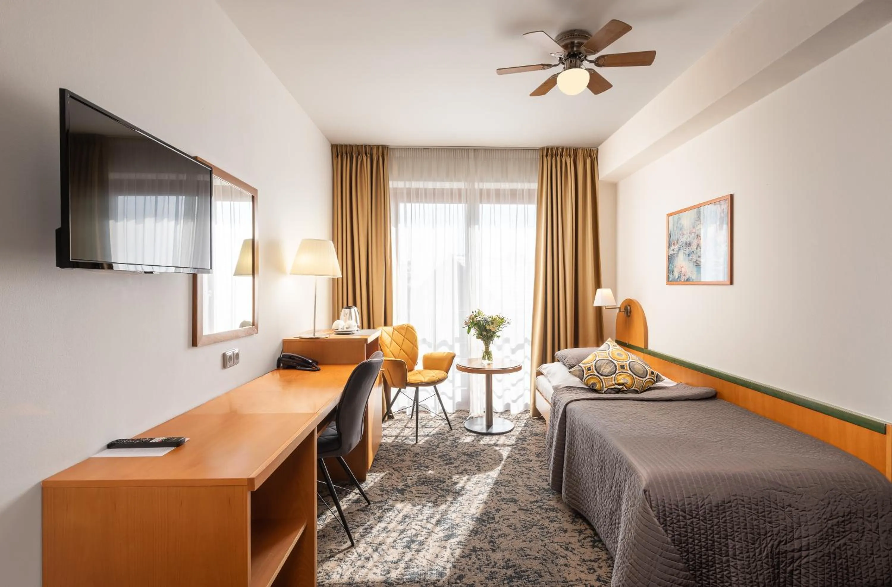 Photo of the whole room, Bed in Hotel Troja