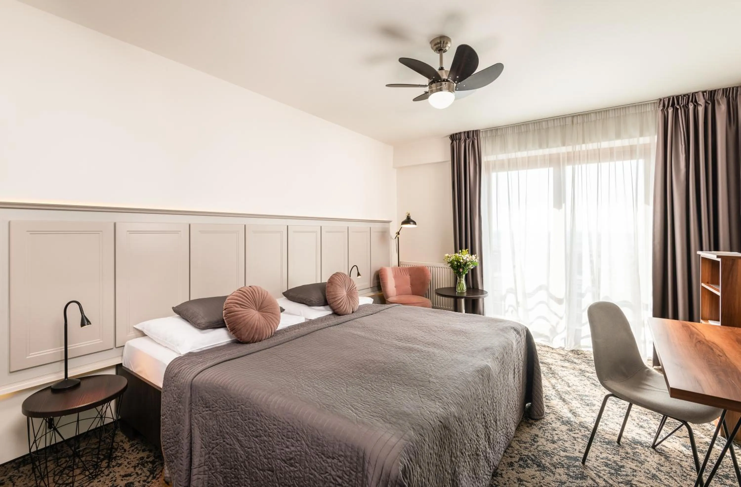 Photo of the whole room, Bed in Hotel Troja