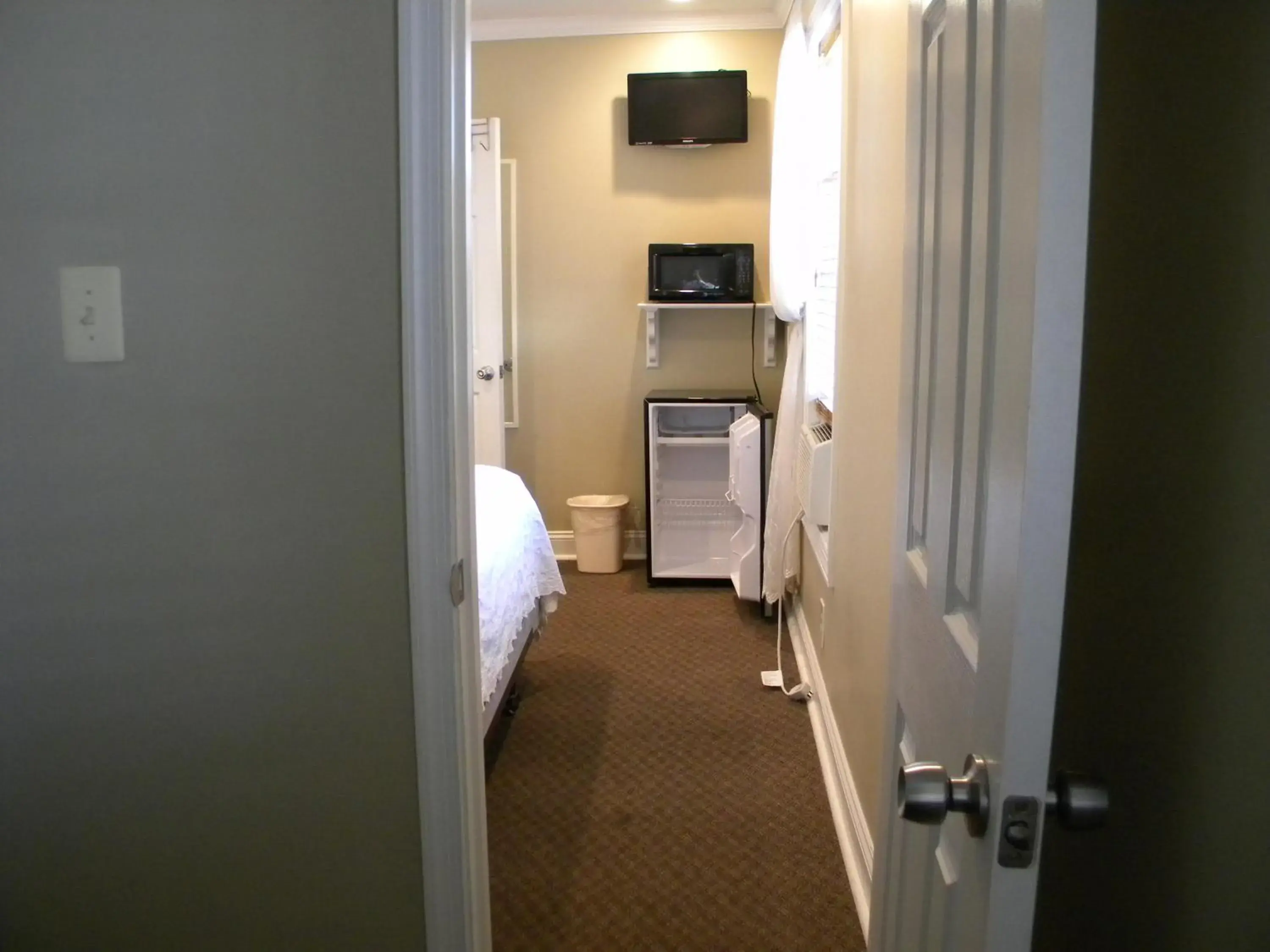 Queen Room with Two Queen Beds in Beach Walk Hotel Queen Room with Two Queen Beds in Beach Walk Hotel