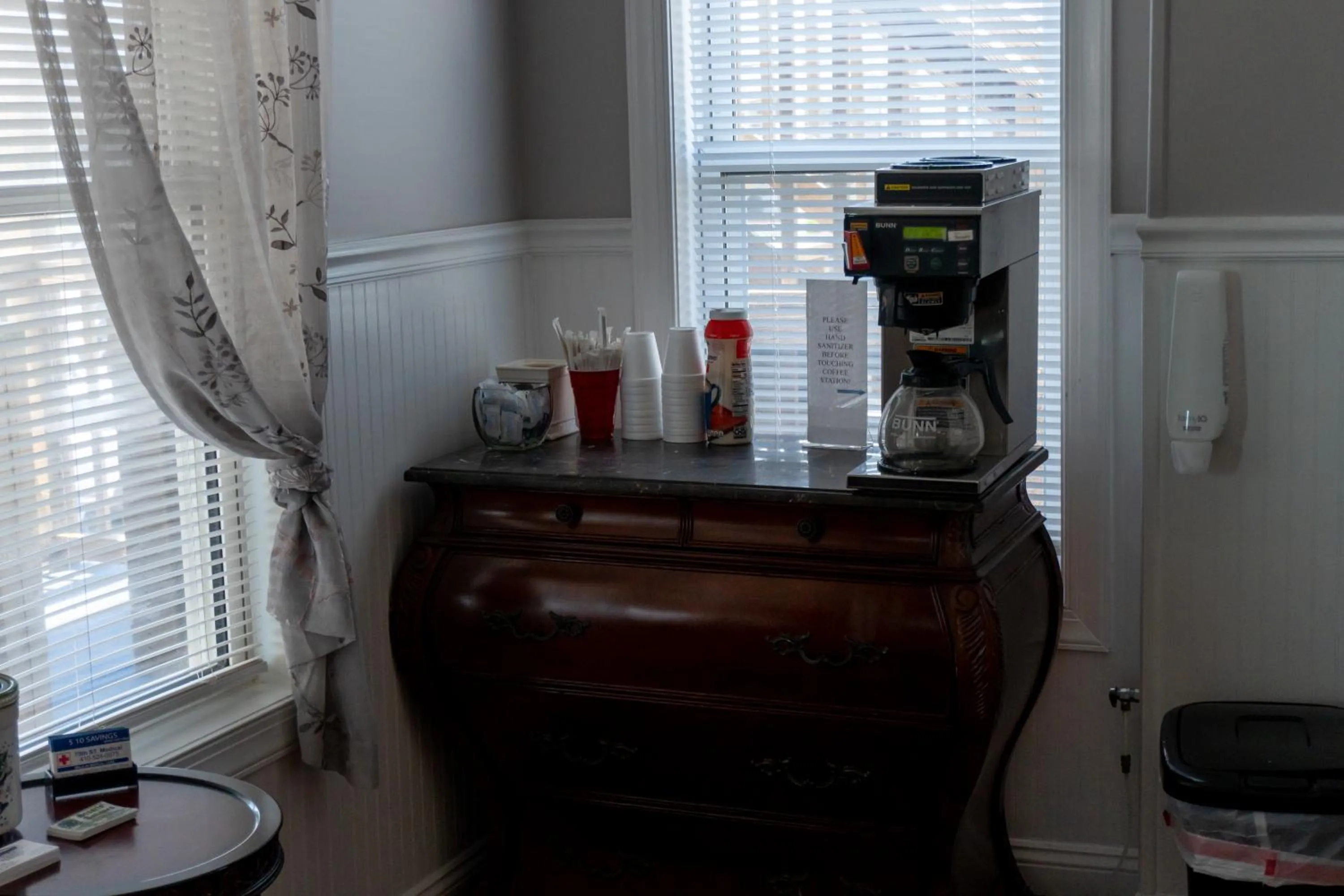 Coffee/tea facilities in Beach Walk Hotel