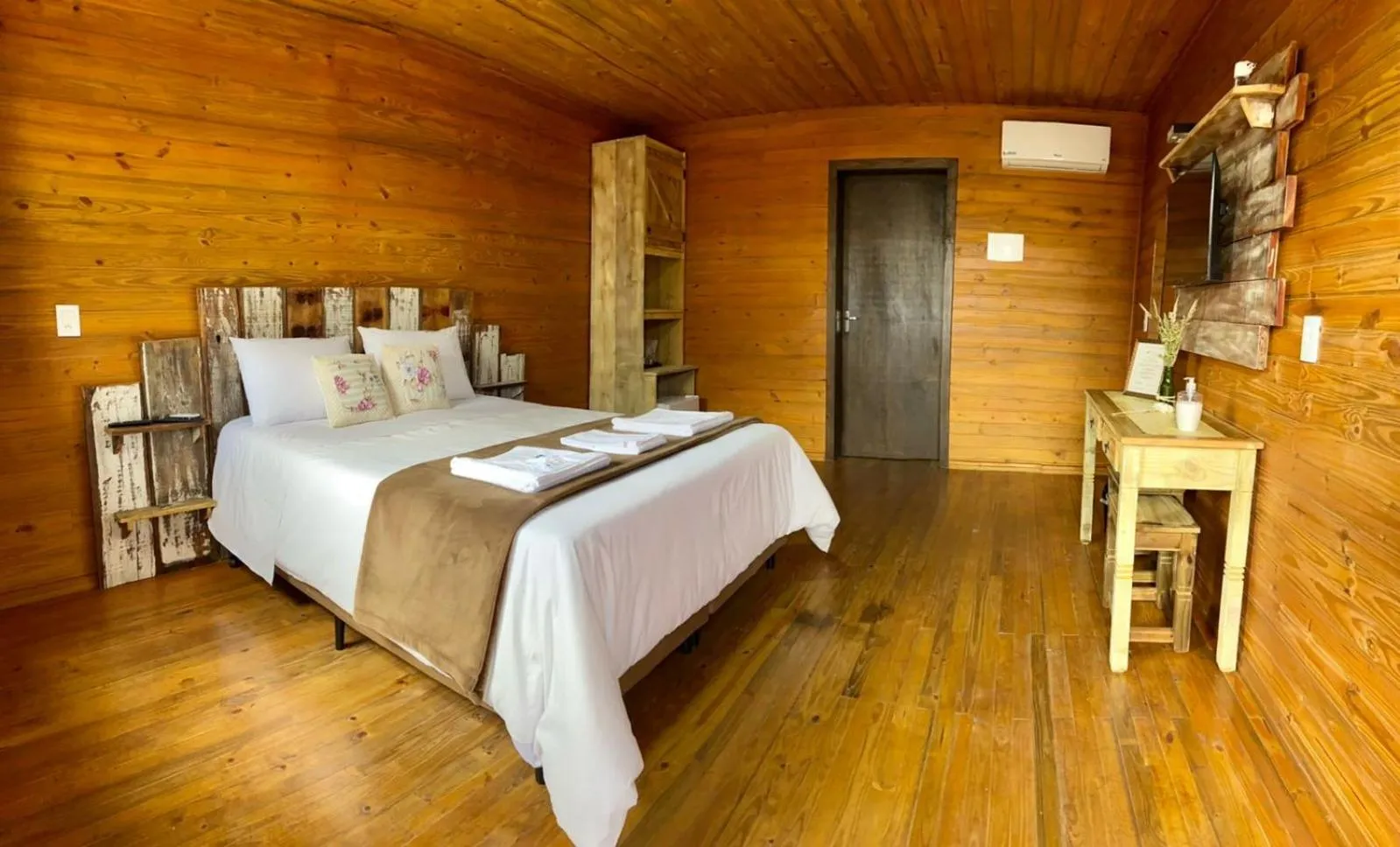 Bed in Pousada Costaneira