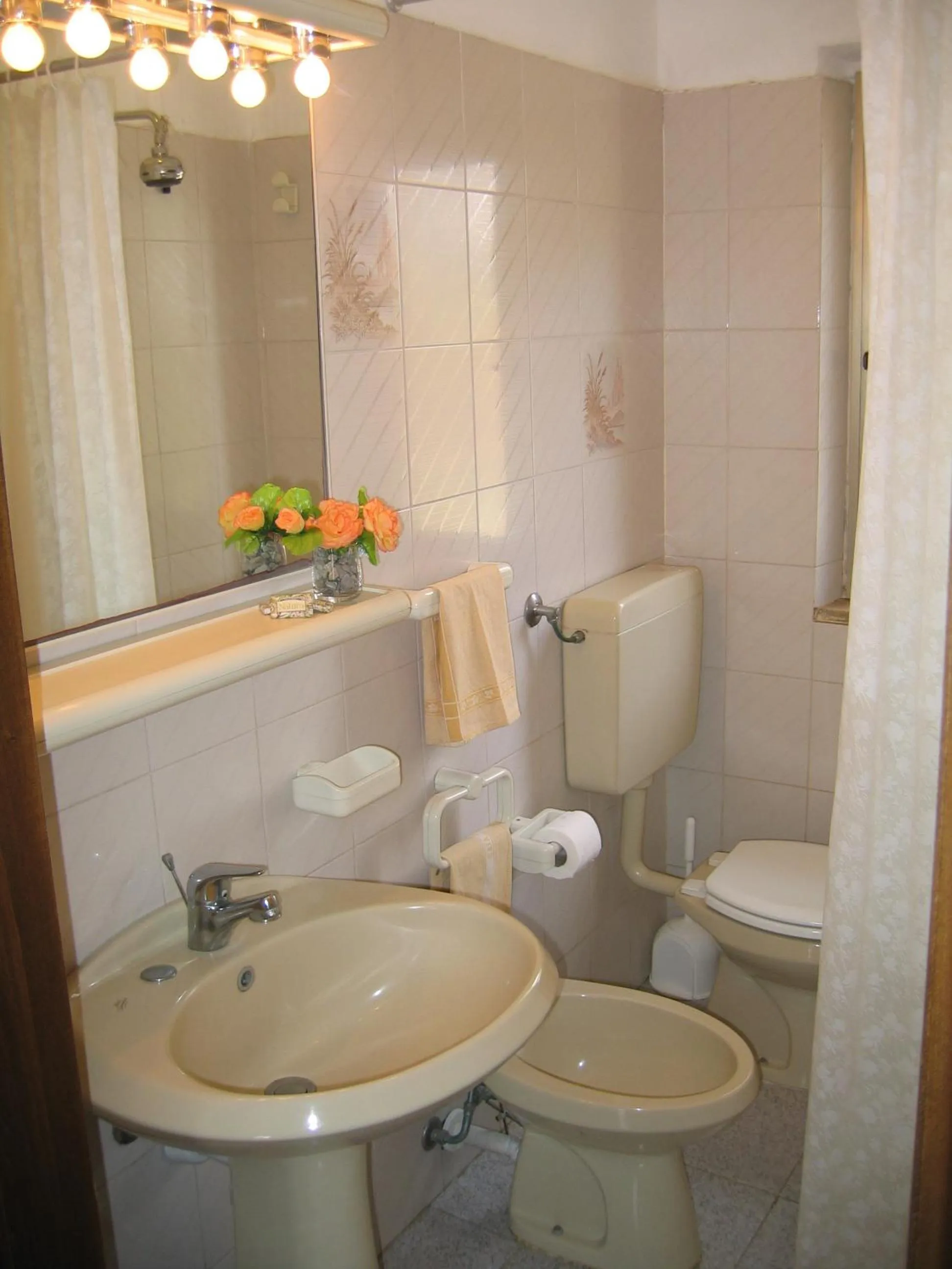 Toilet in Baia Azzurra