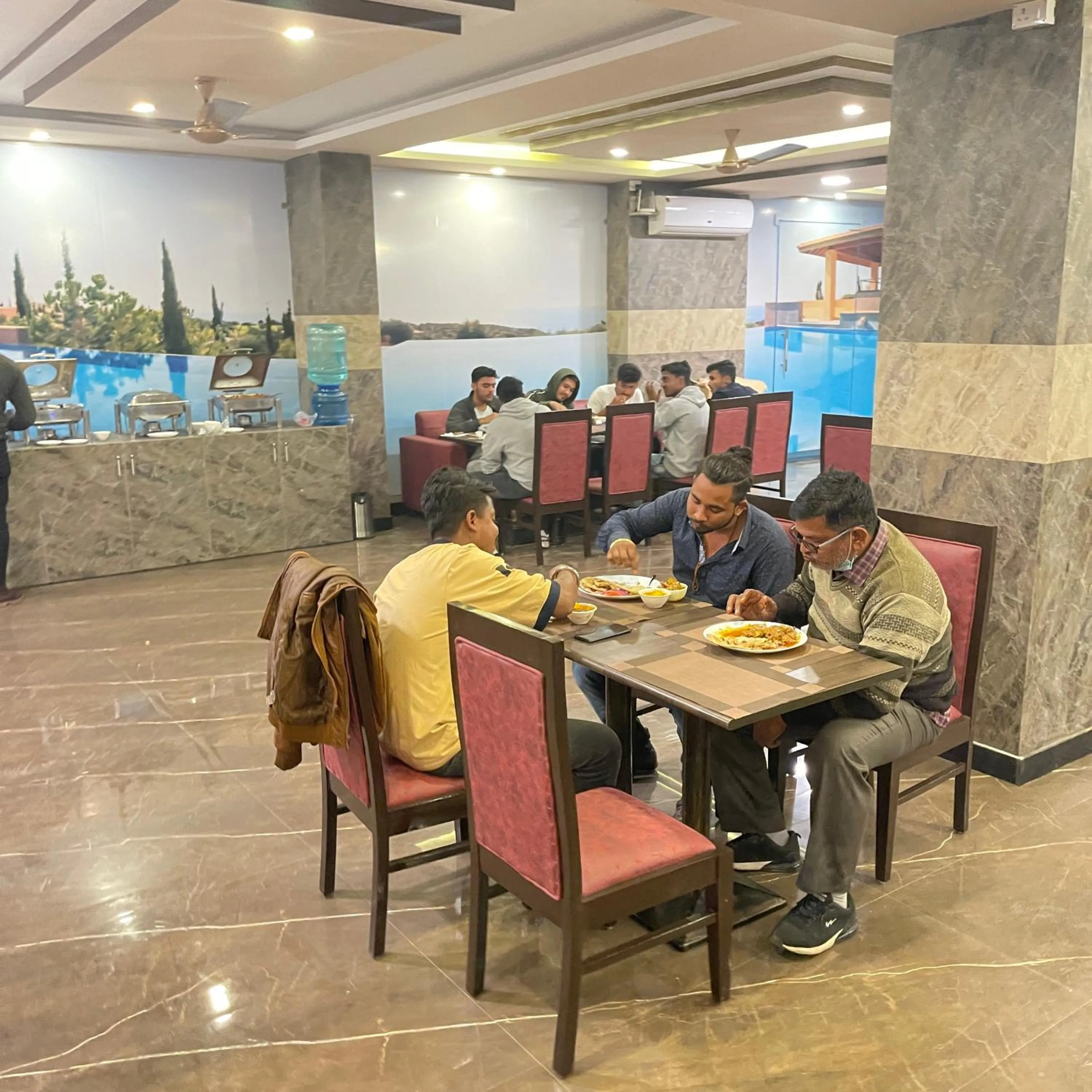 Restaurant/places to eat in Twin Towers