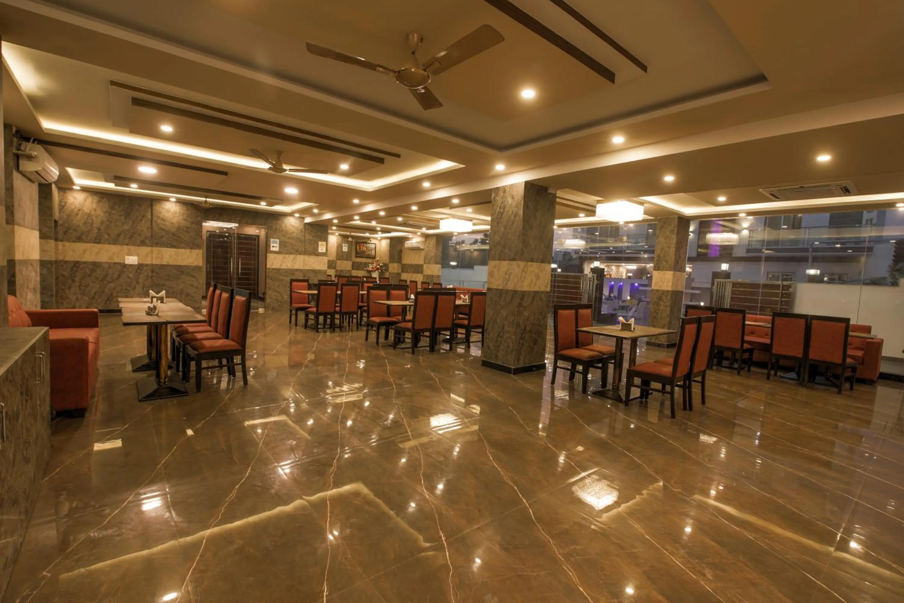 Restaurant/places to eat in Twin Towers