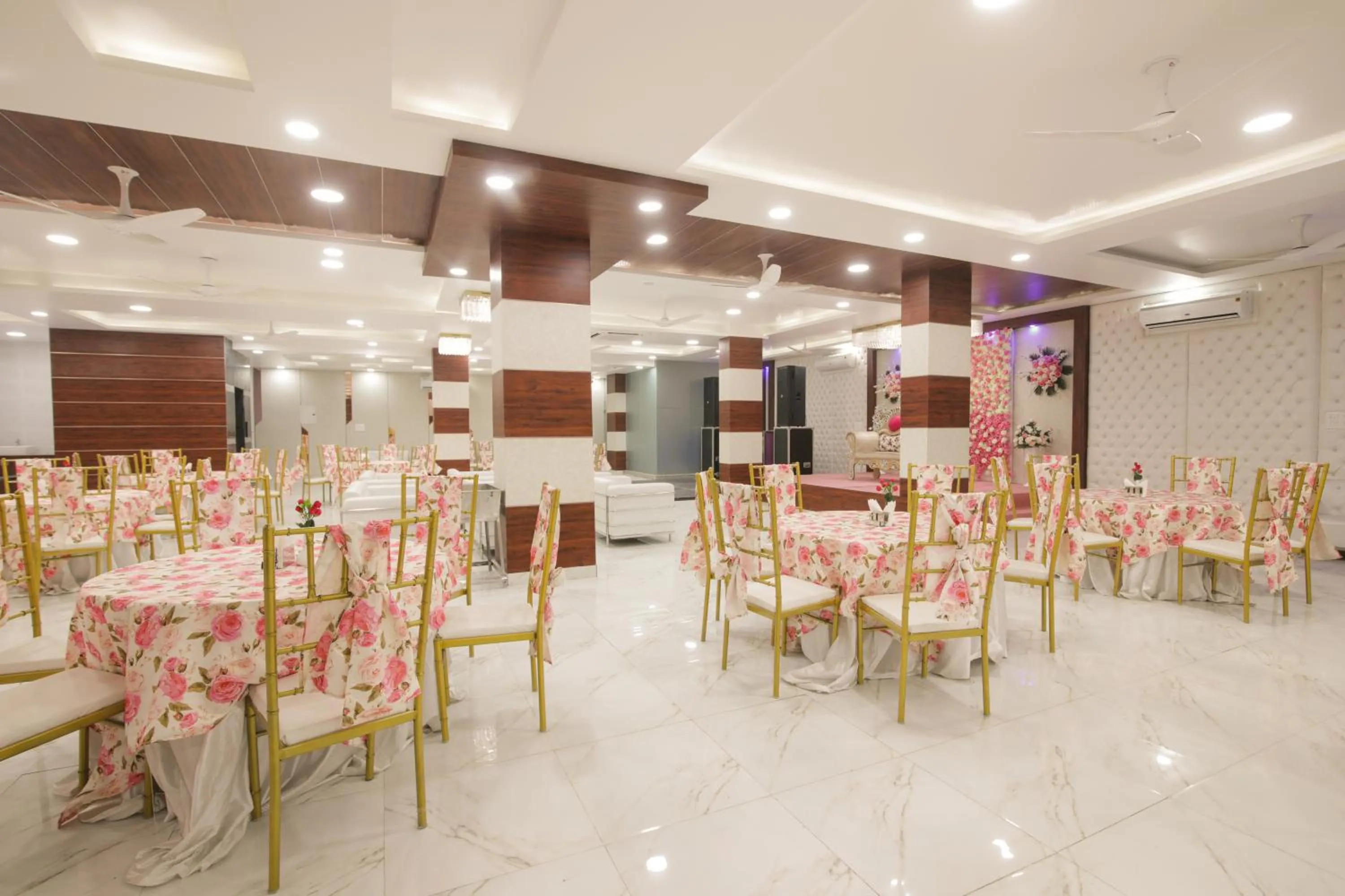 Banquet/Function facilities in Twin Towers