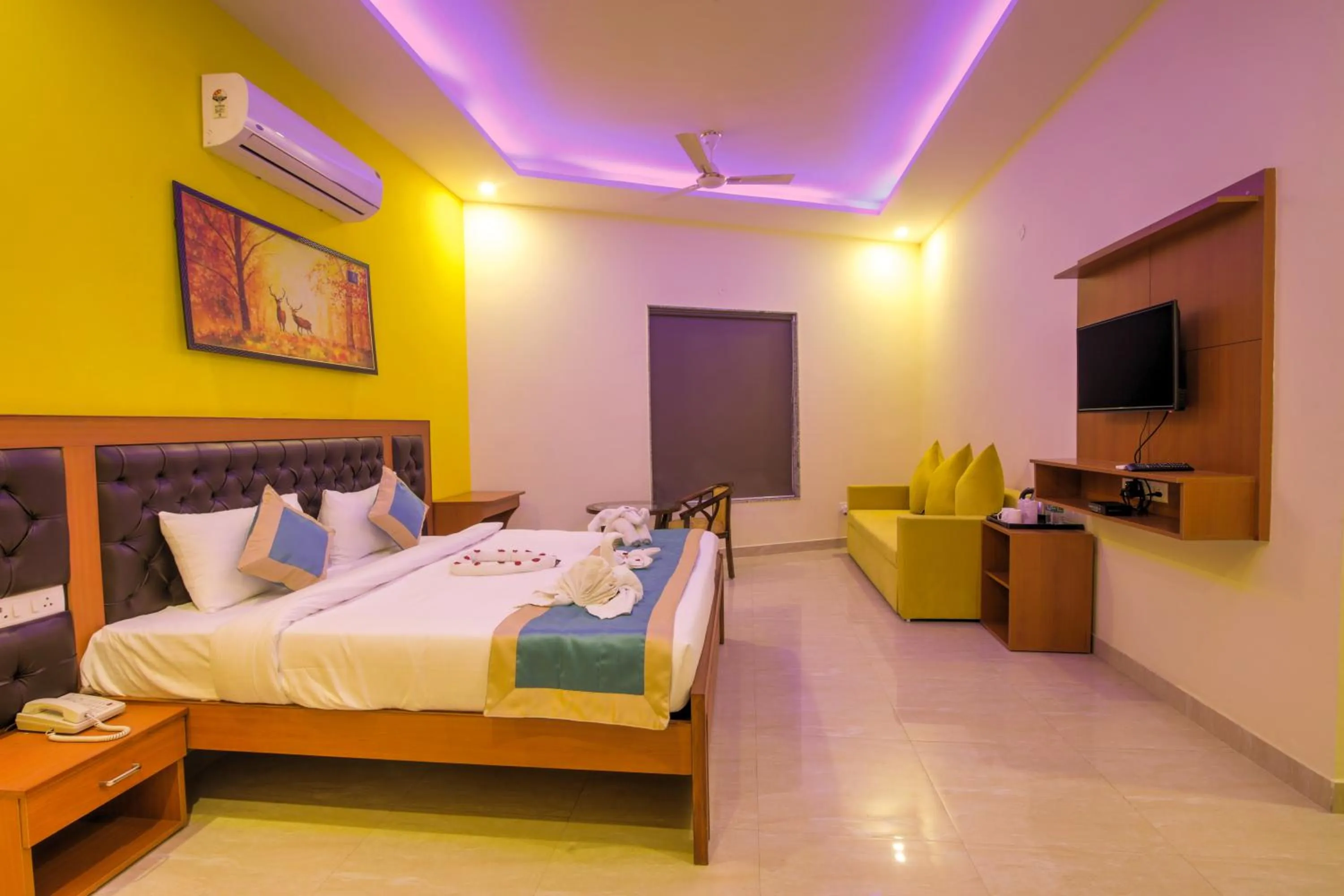 Bedroom, Bed in Twin Towers