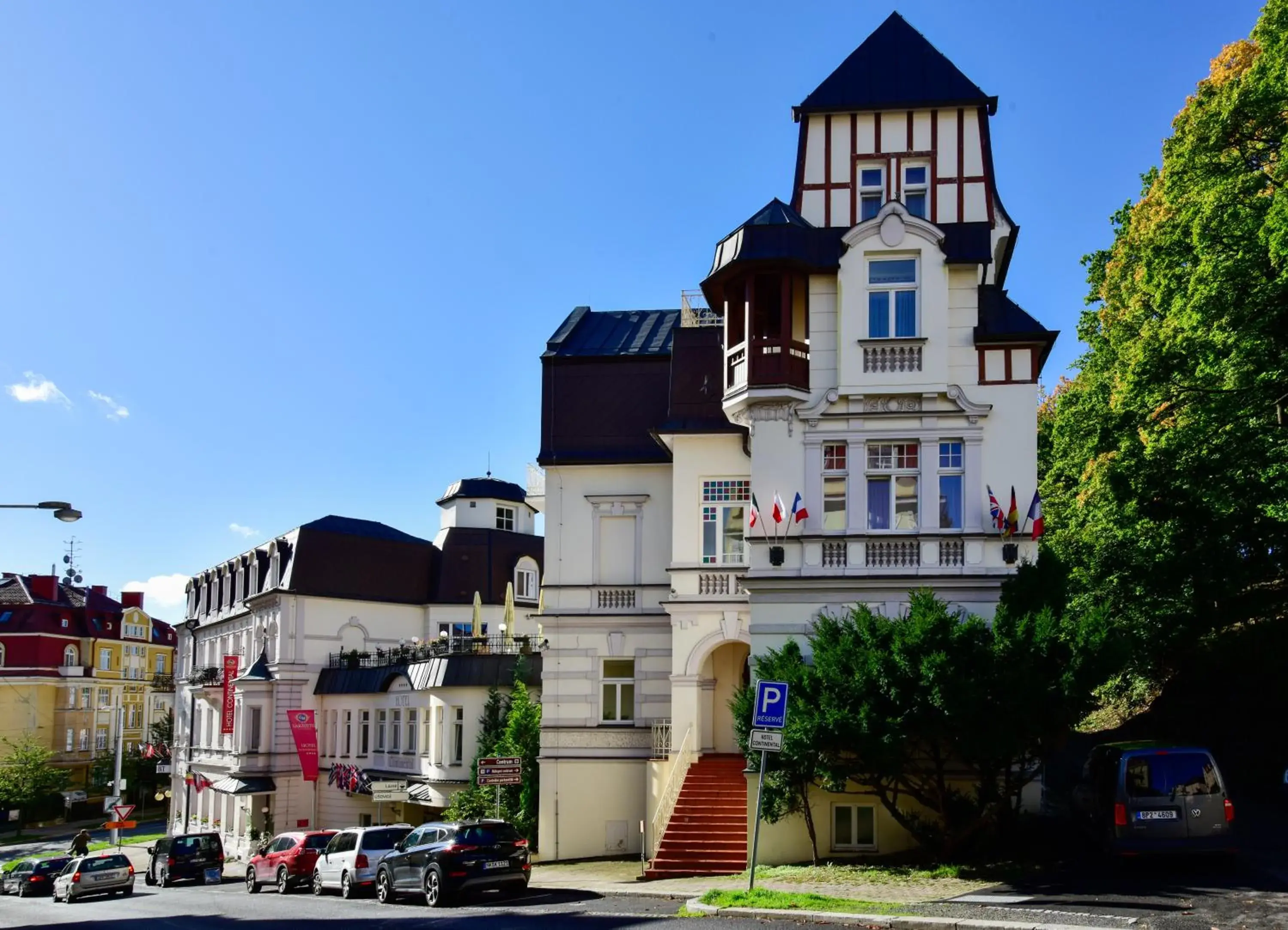 Property building in Hotel Continental Property building in Hotel Continental