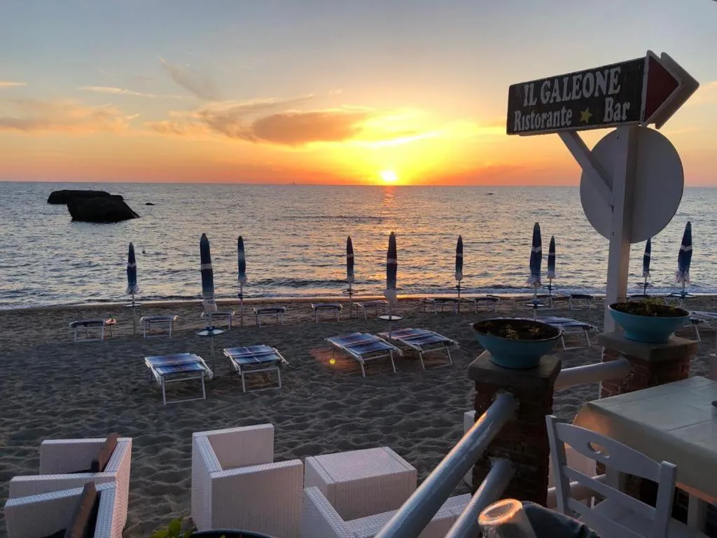 Restaurant/places to eat in Agata Suite