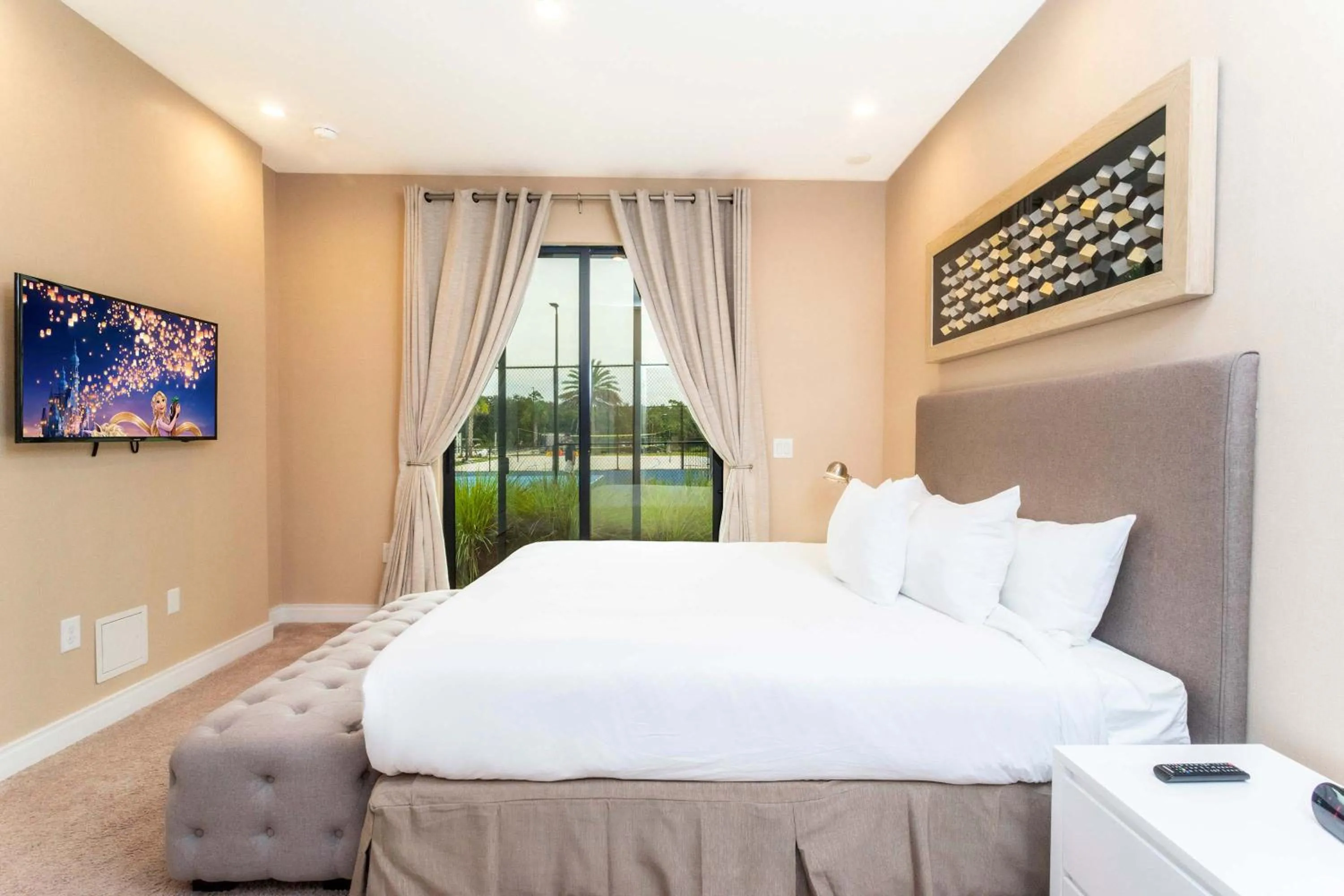 Bed in Gorgeous 4Bd Close to Disney @ Magic Village 7581