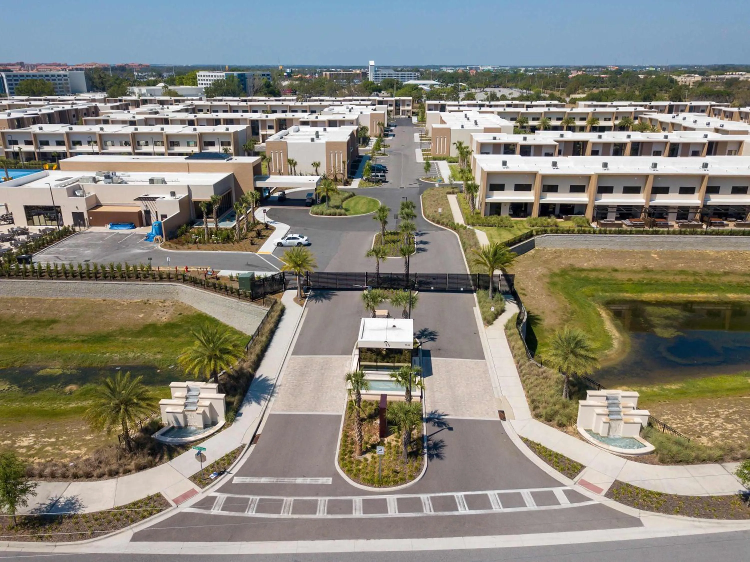 Gorgeous 4Bd Close to Disney @ Magic Village 7581